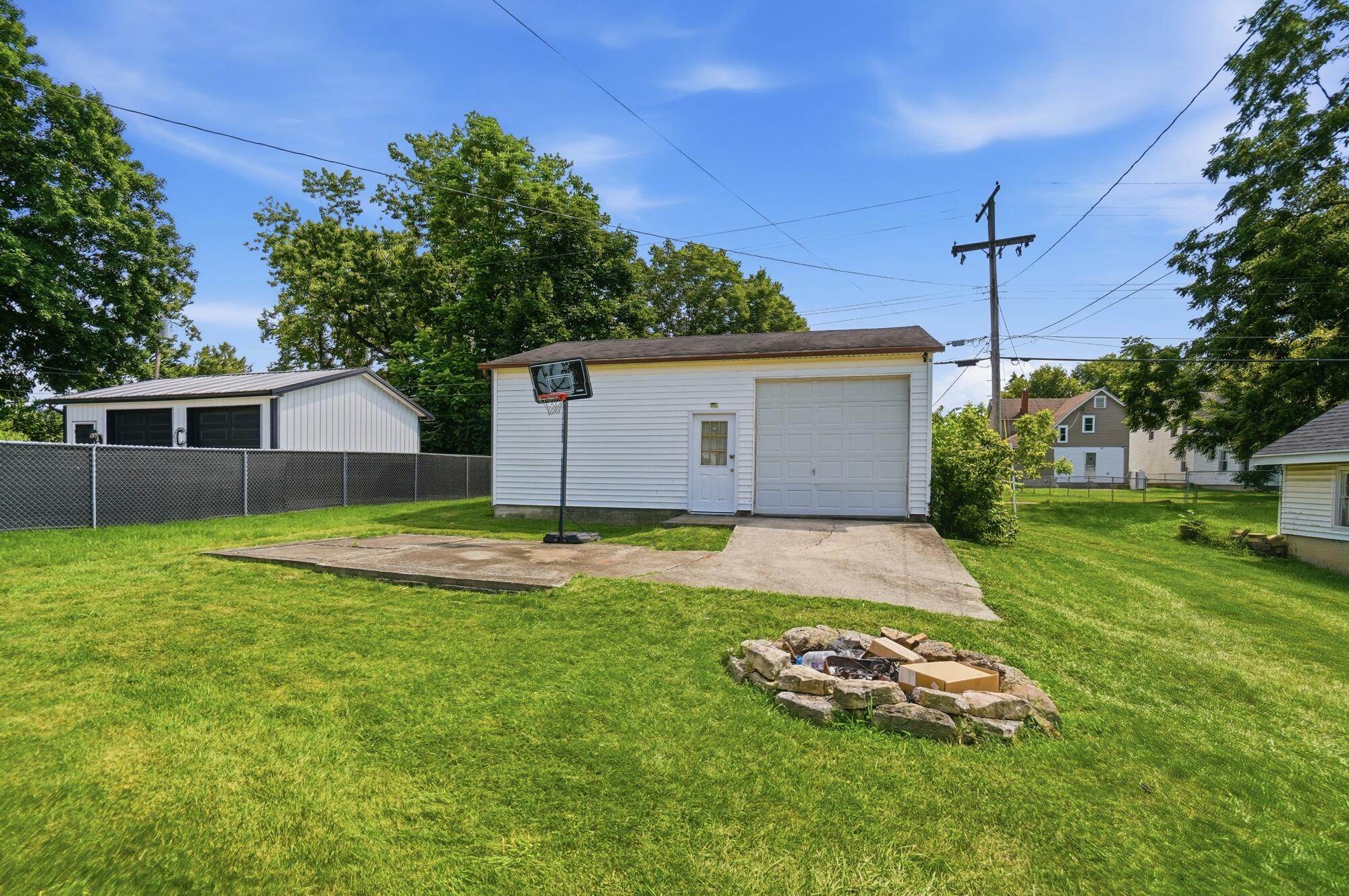 1587 Charles, Springfield, Ohio 45505