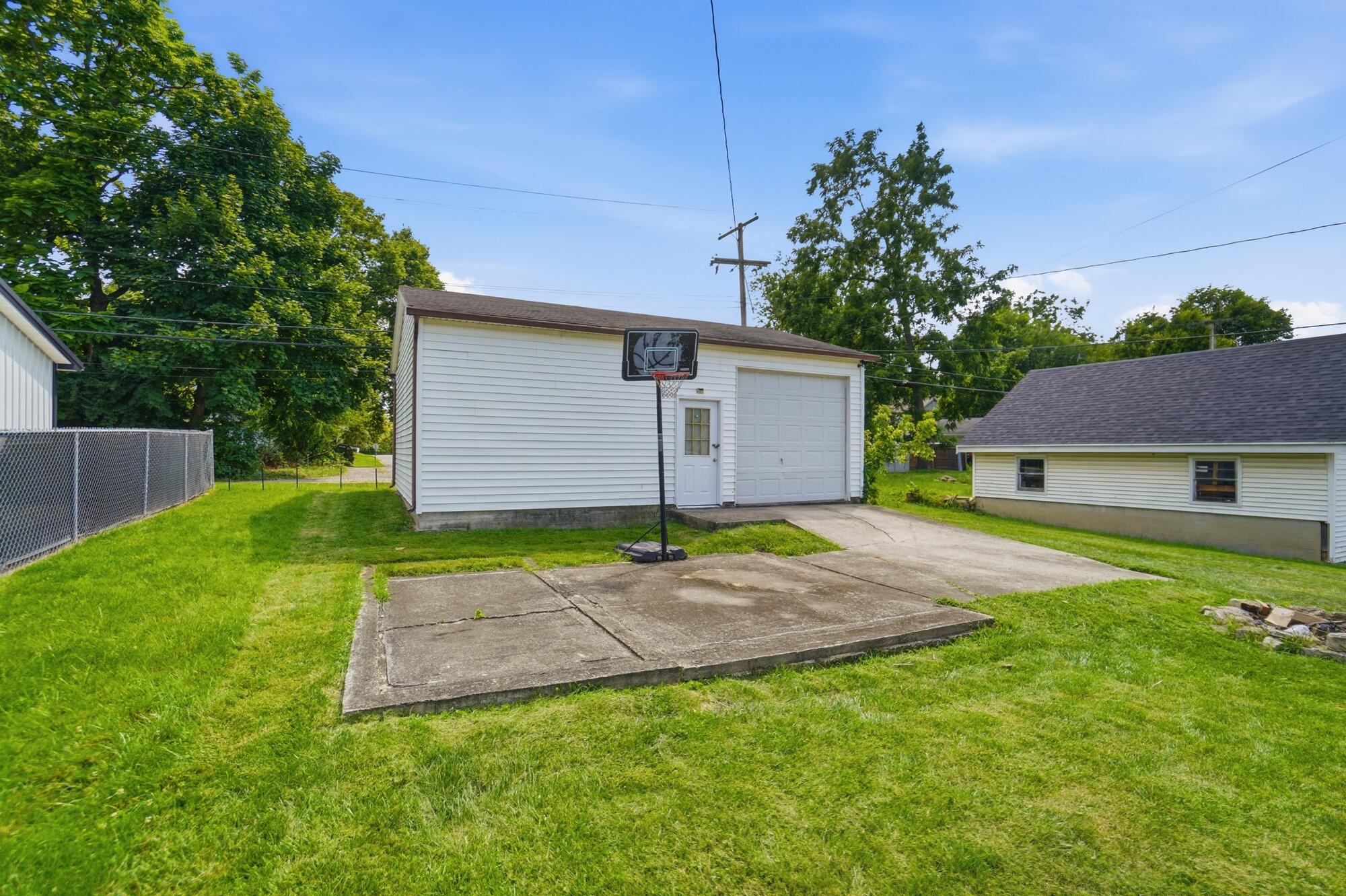 1587 Charles, Springfield, Ohio 45505