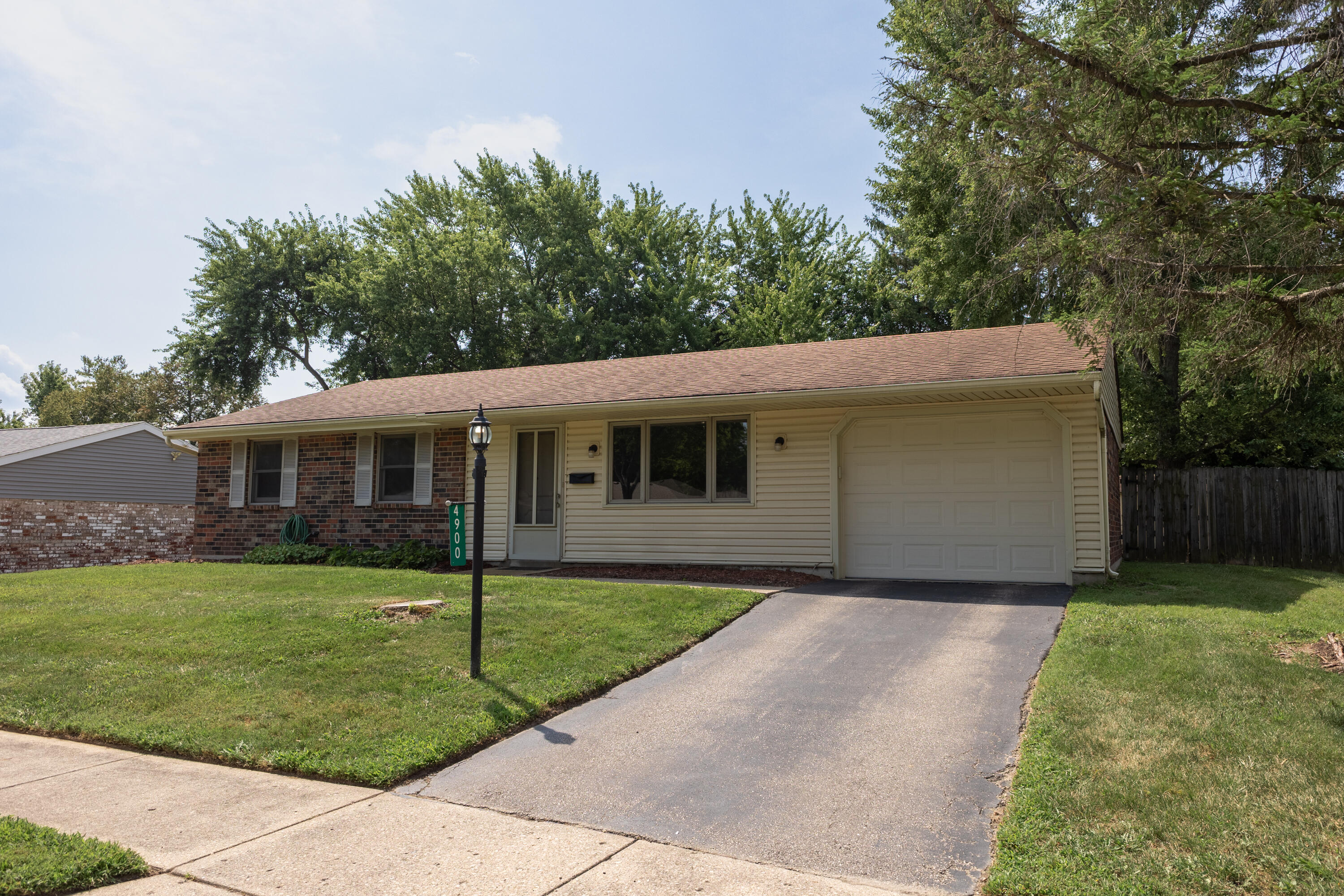 4900 Seville, Englewood, Ohio 45322