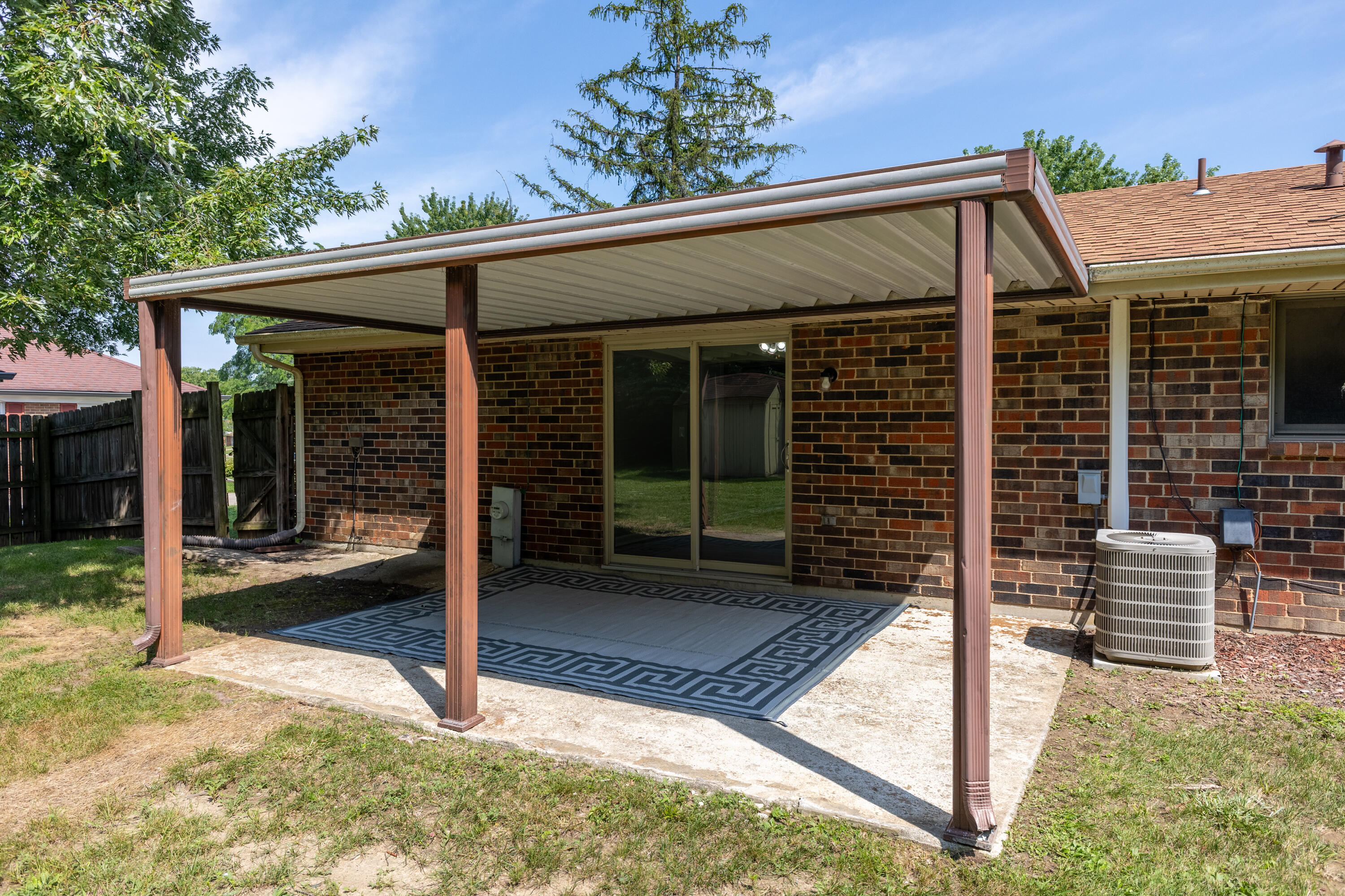 4900 Seville, Englewood, Ohio 45322