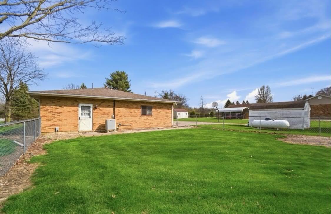 6020 Studebaker, Tipp City, Ohio 45371