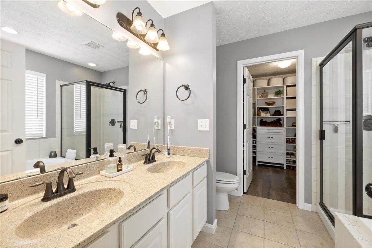 1845 Hunters Ridge, Troy, Ohio 45373