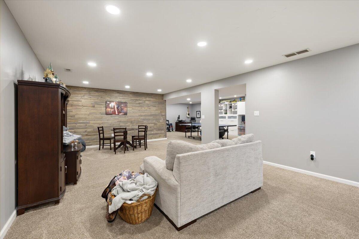 1845 Hunters Ridge, Troy, Ohio 45373