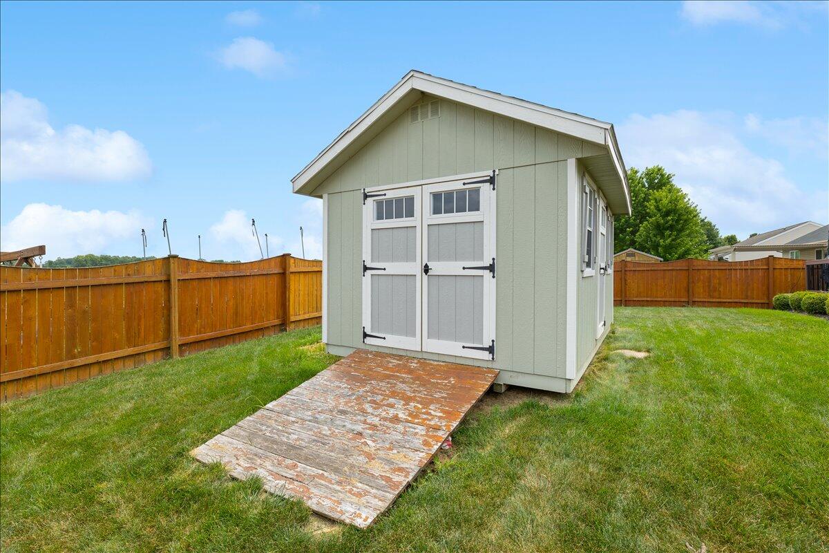 1845 Hunters Ridge, Troy, Ohio 45373