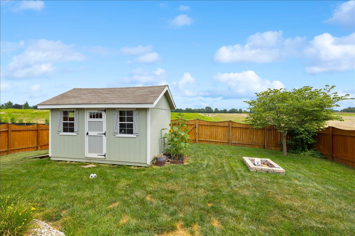 1845 Hunters Ridge, Troy, Ohio 45373