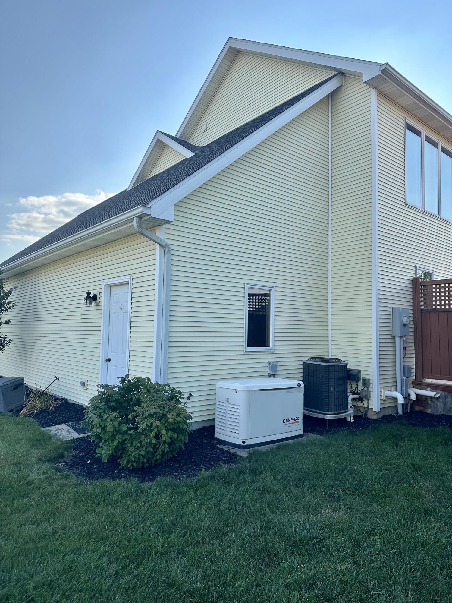 1614 Springfield, Wapakoneta, Ohio 45895