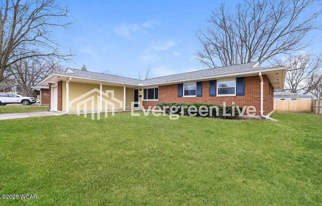 211 Silverstone Drive, Englewood, Ohio