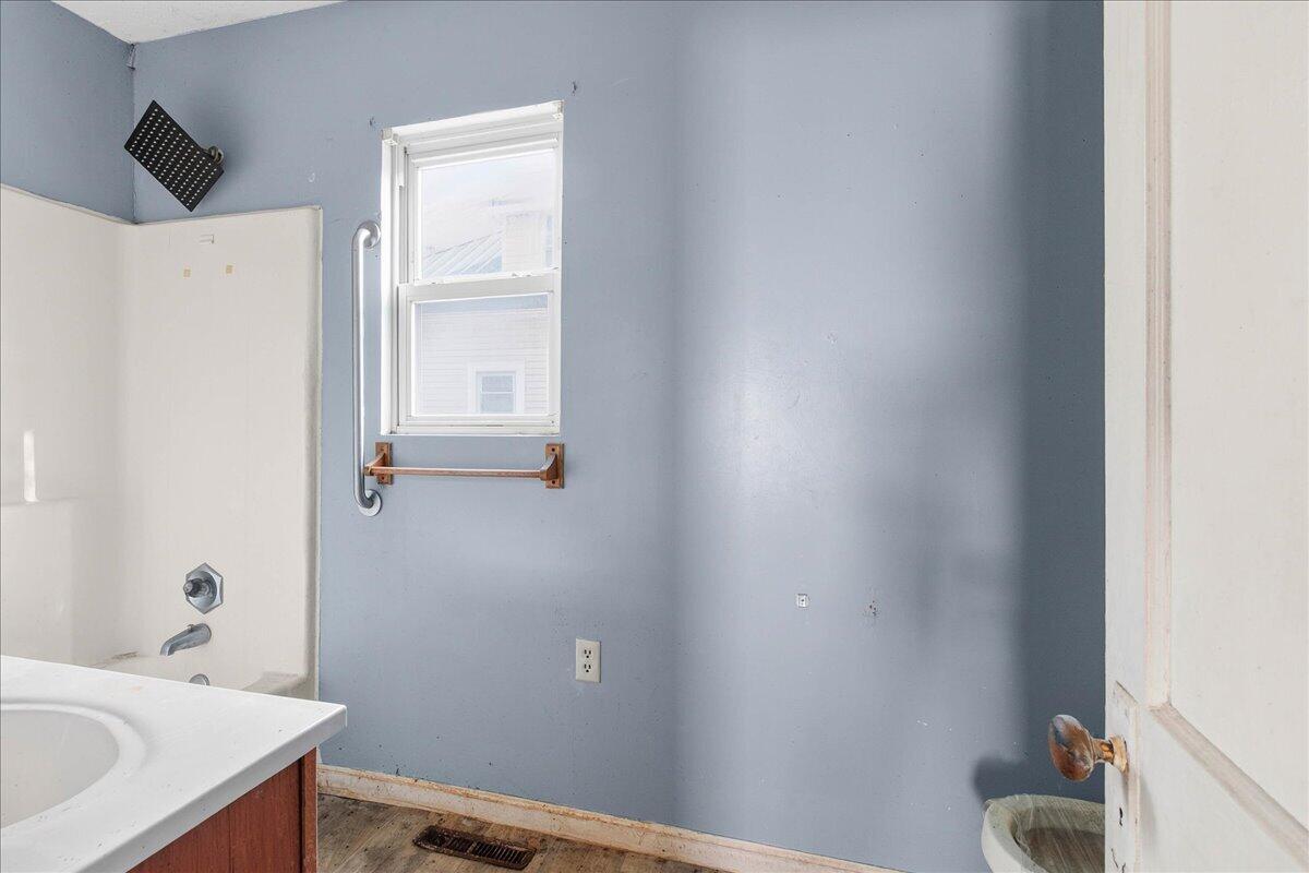 112 Warren, Russells Point, Ohio 43348