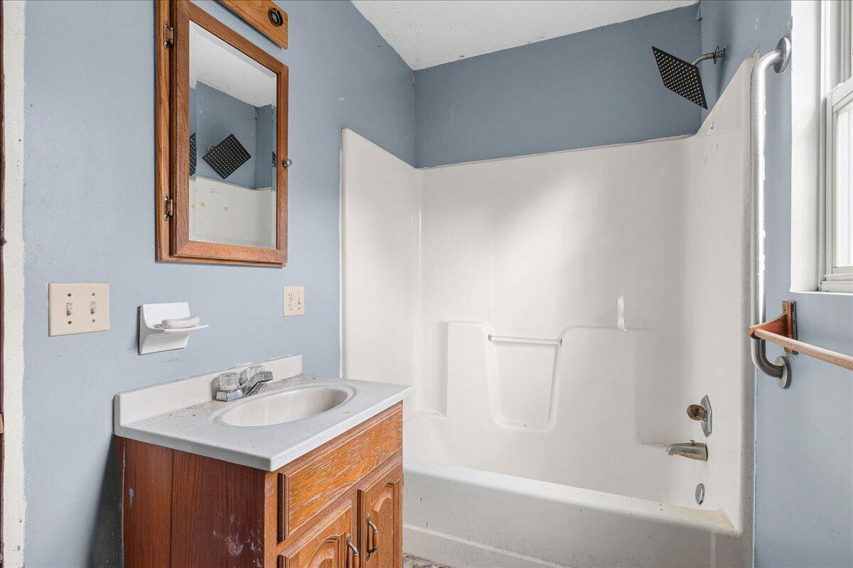 112 Warren, Russells Point, Ohio 43348