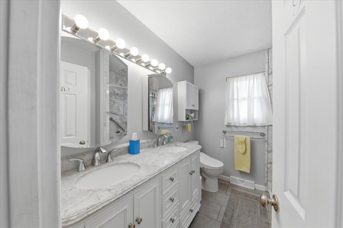 3961 Mumper, Springfield, Ohio 45502