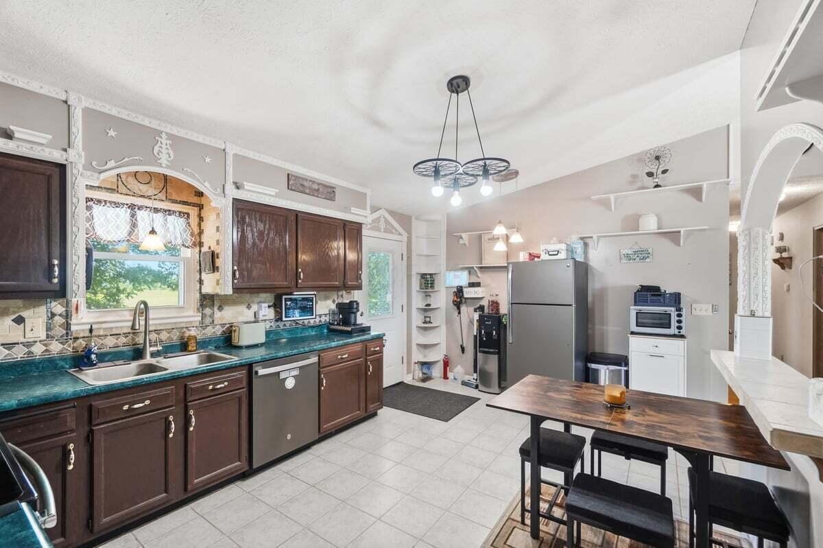 49 Lloyd, North Lewisburg, Ohio 43060