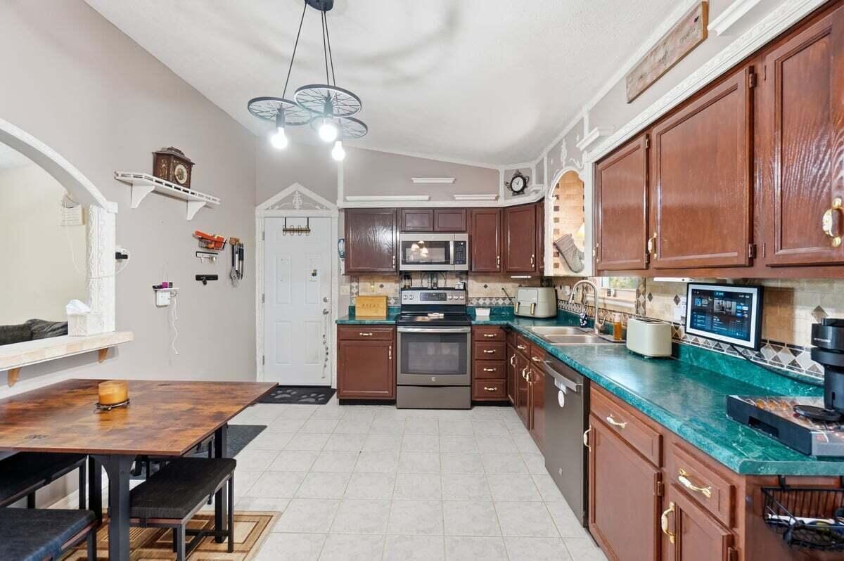 49 Lloyd, North Lewisburg, Ohio 43060