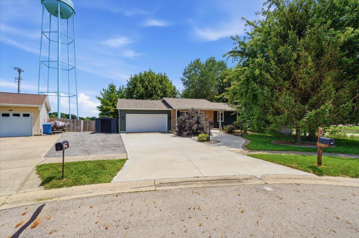 49 Lloyd, North Lewisburg, Ohio 43060