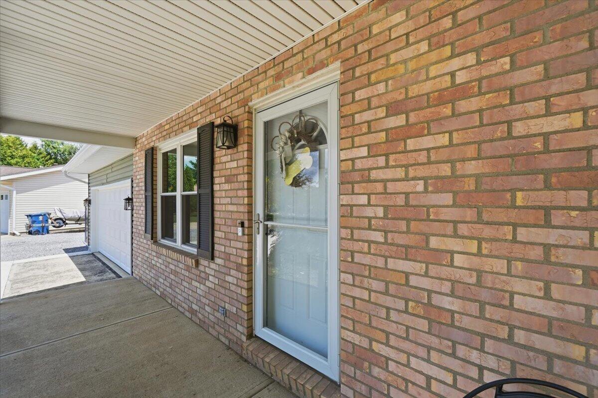 49 Lloyd, North Lewisburg, Ohio 43060