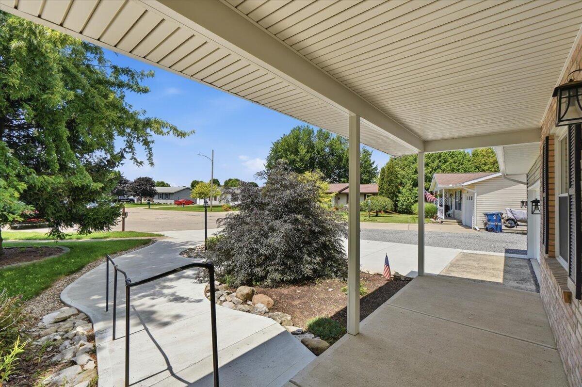 49 Lloyd, North Lewisburg, Ohio 43060