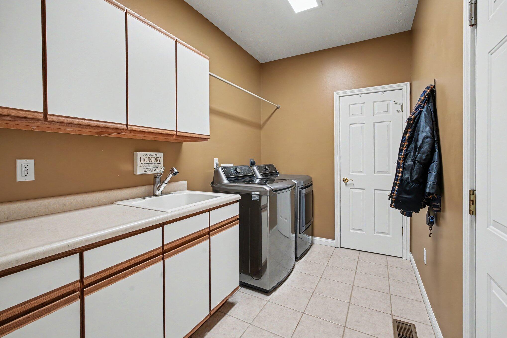 145 Countryside, Troy, Ohio 45373