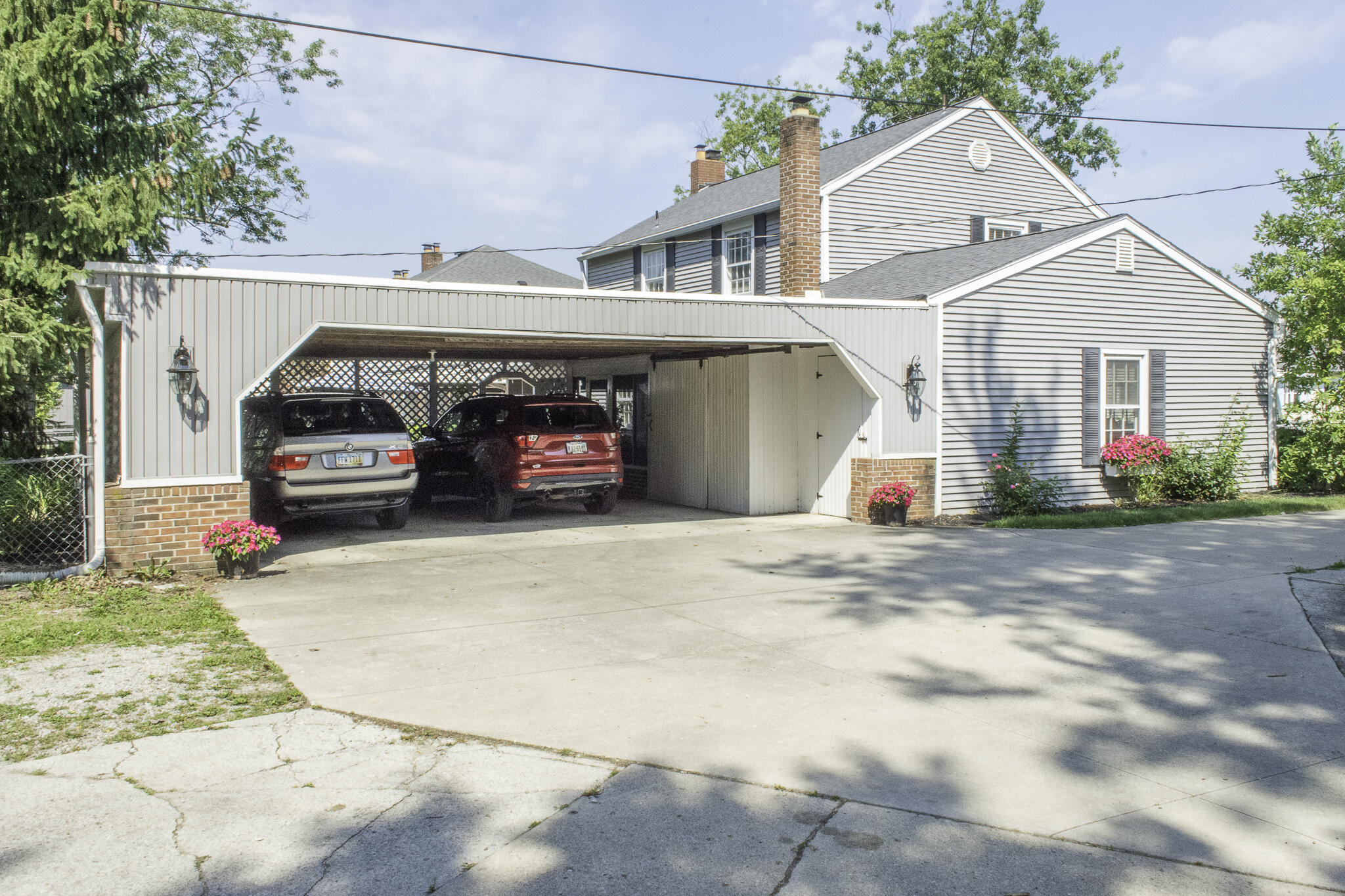 811 Benton, Wapakoneta, Ohio 45895