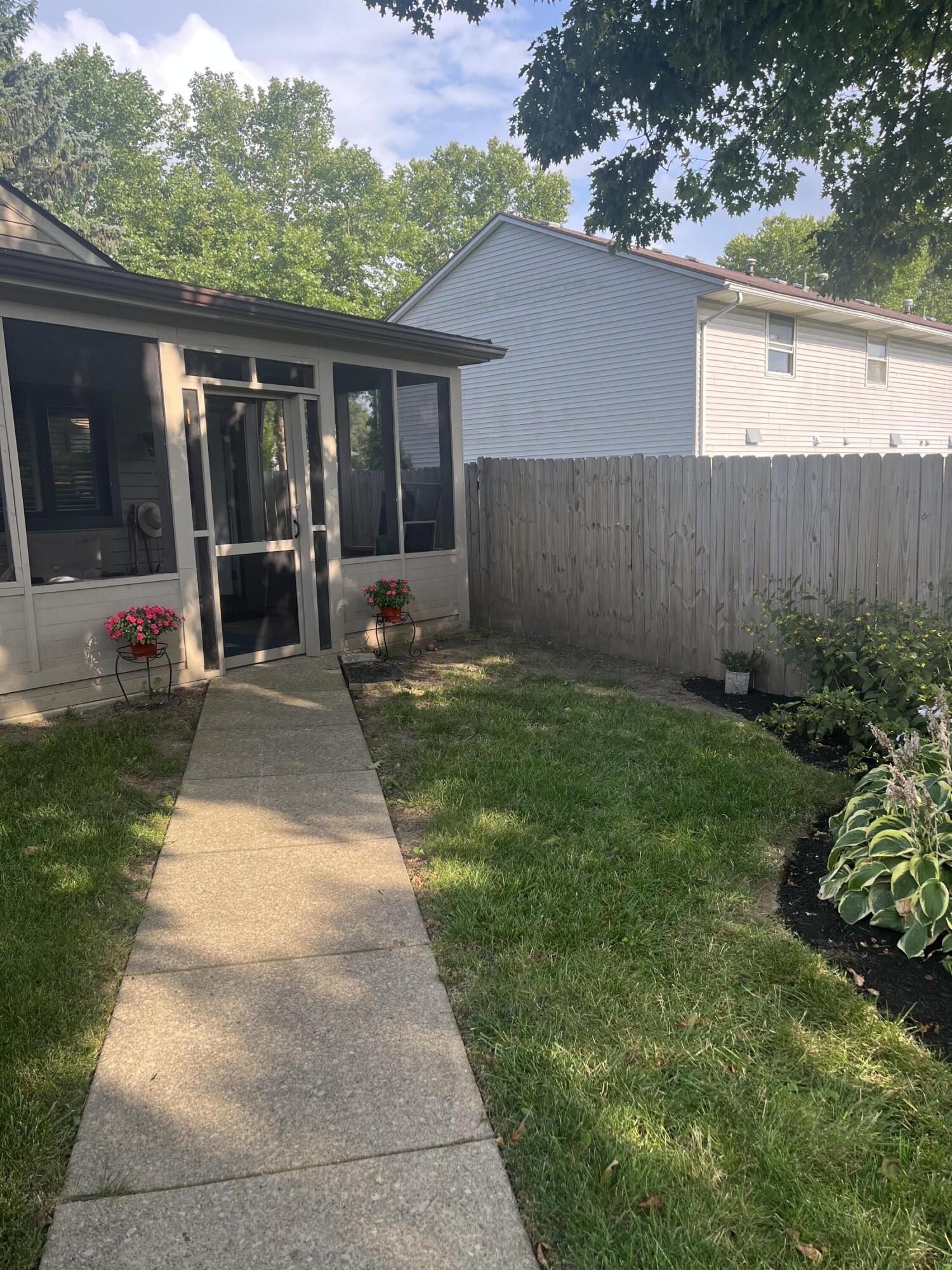 2715 Red Coach, Springfield, Ohio 45503