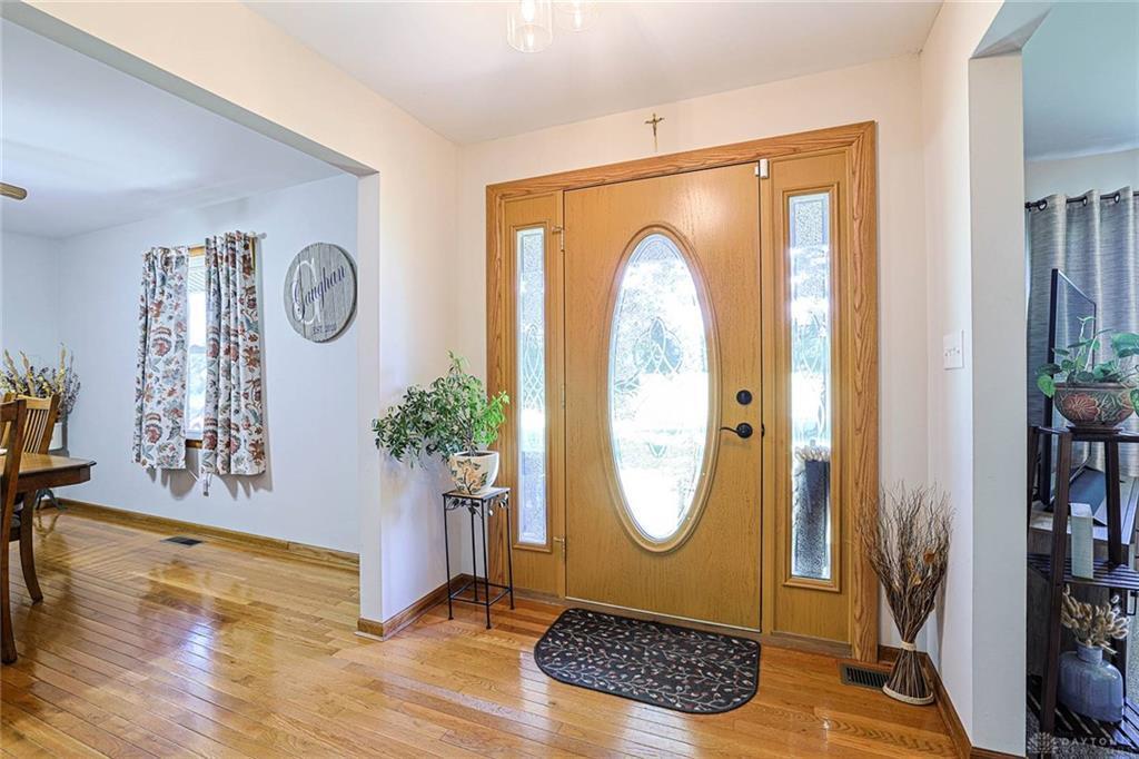 8721 Verona, Lewisburg, Ohio 45338