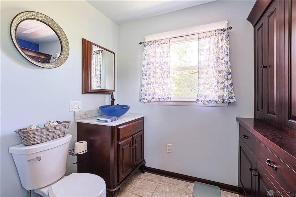 8721 Verona, Lewisburg, Ohio 45338