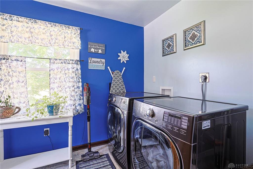 8721 Verona, Lewisburg, Ohio 45338