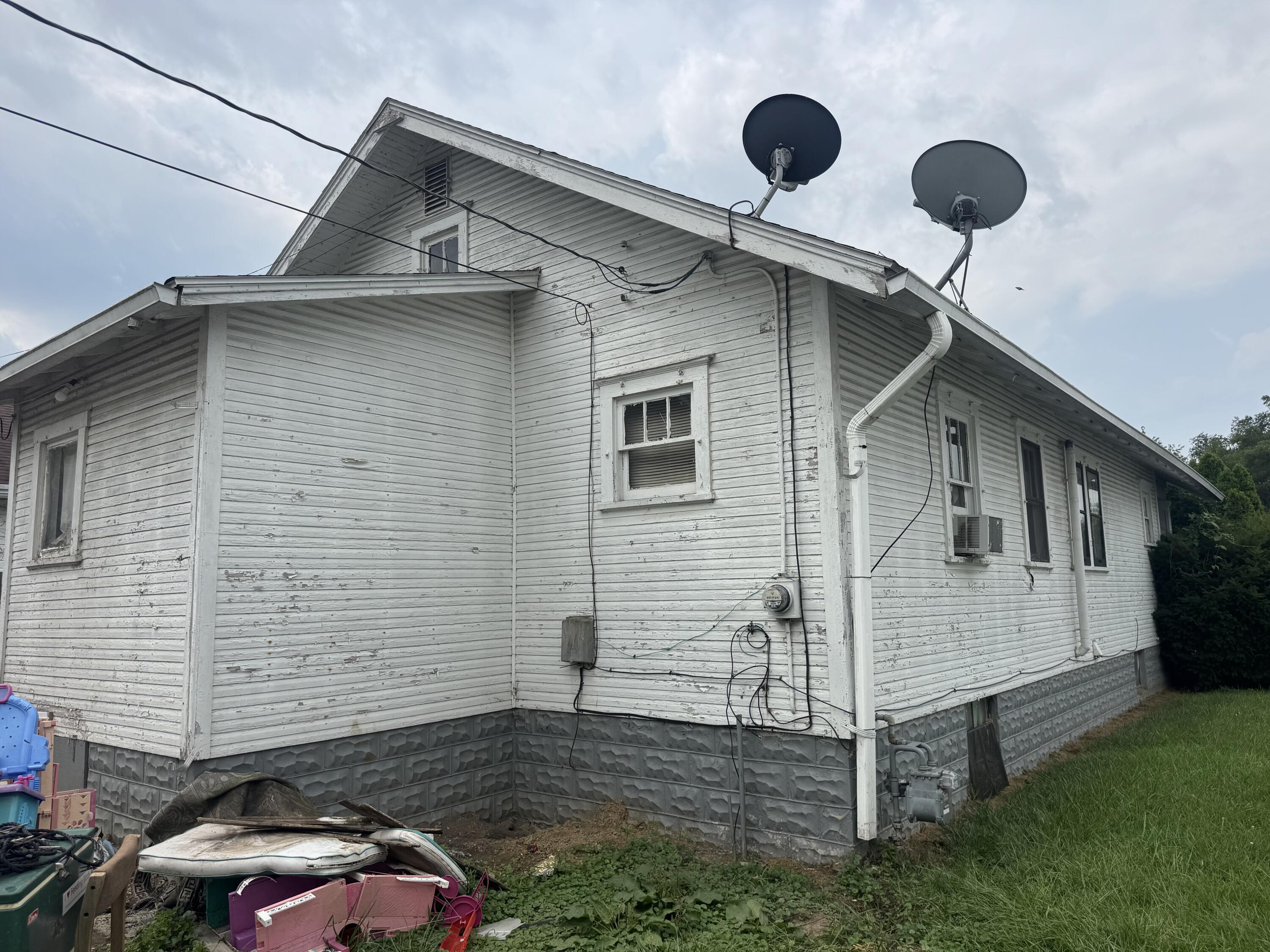 1168 Delta, Springfield, Ohio 45505