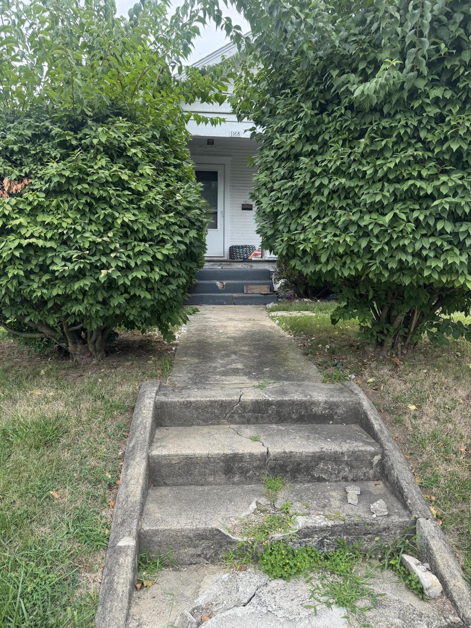 1168 Delta, Springfield, Ohio 45505