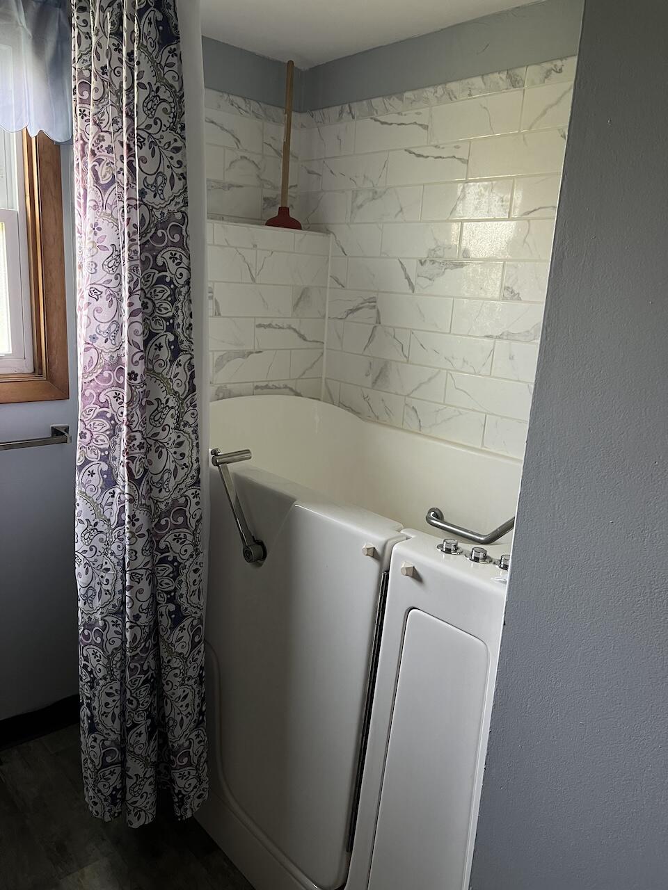 211 North, Anna, Ohio 45302