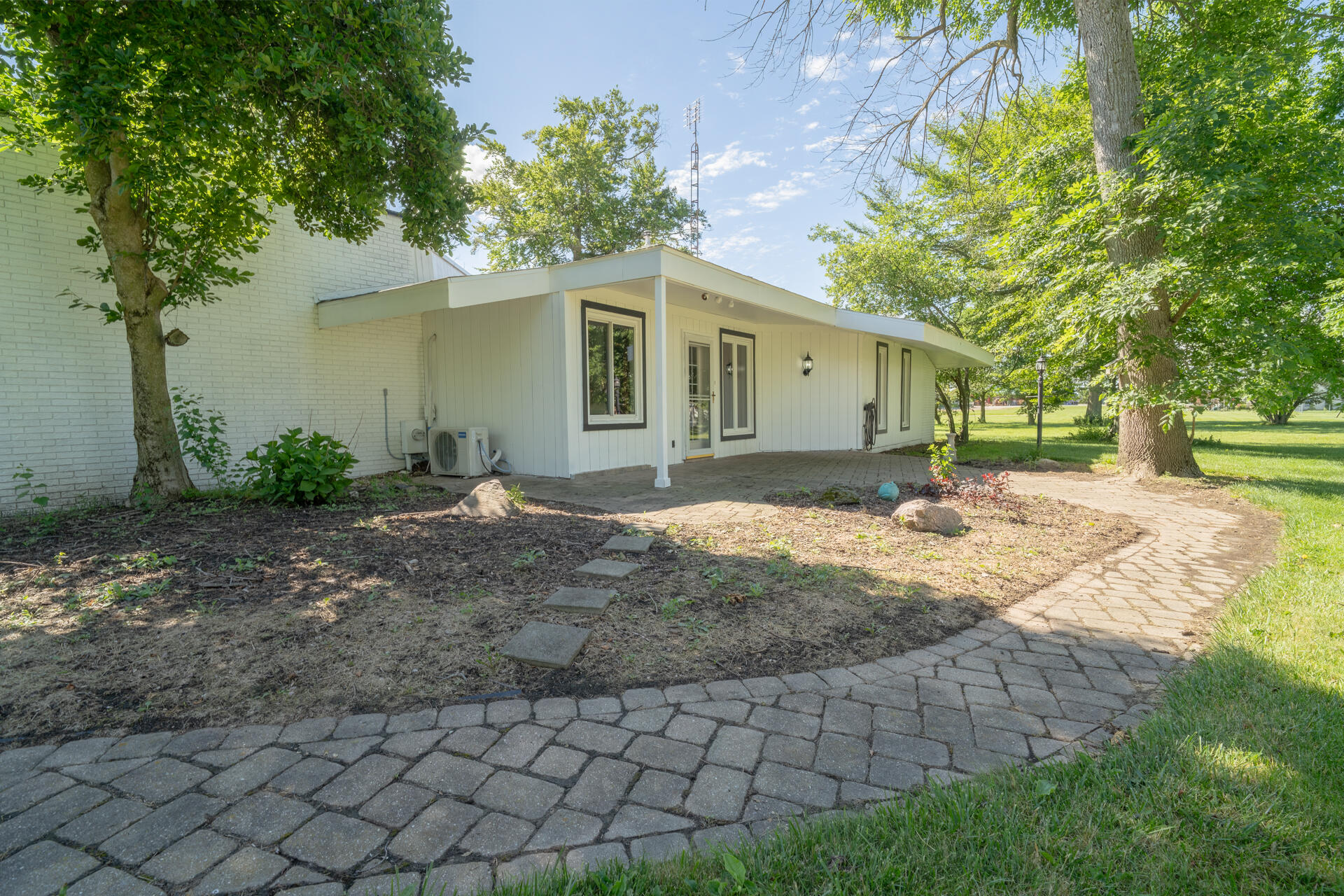 13952 Lochard, Anna, Ohio 45302