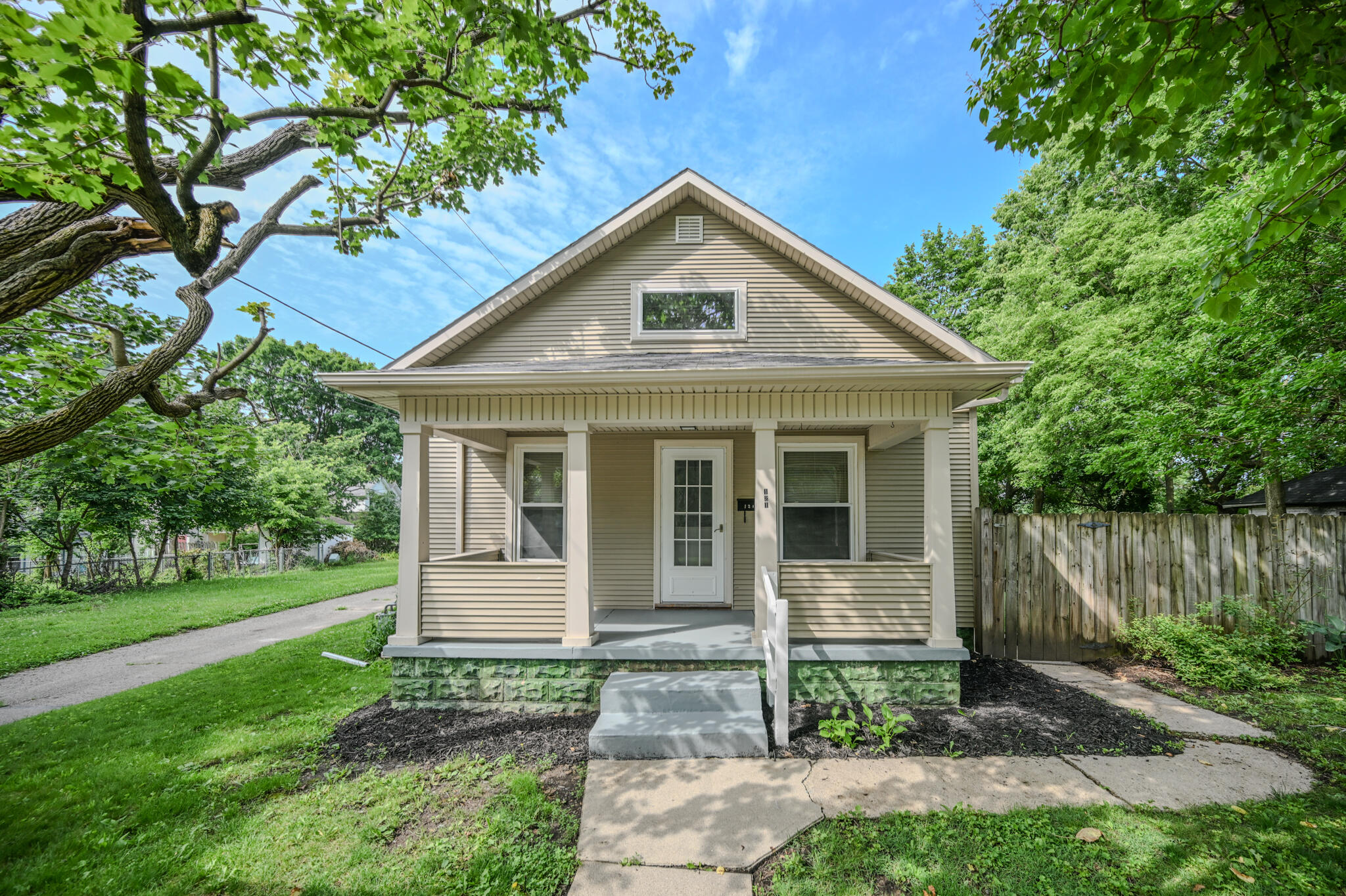 121 Hitt, Urbana, Ohio 43078