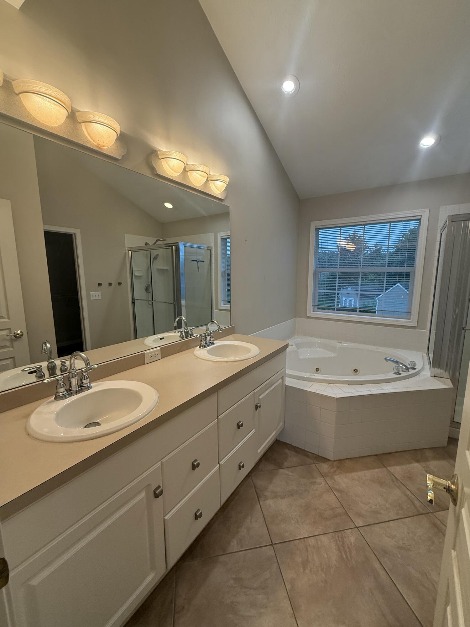 1600 Sunnington Grove, Dayton, Ohio 45458