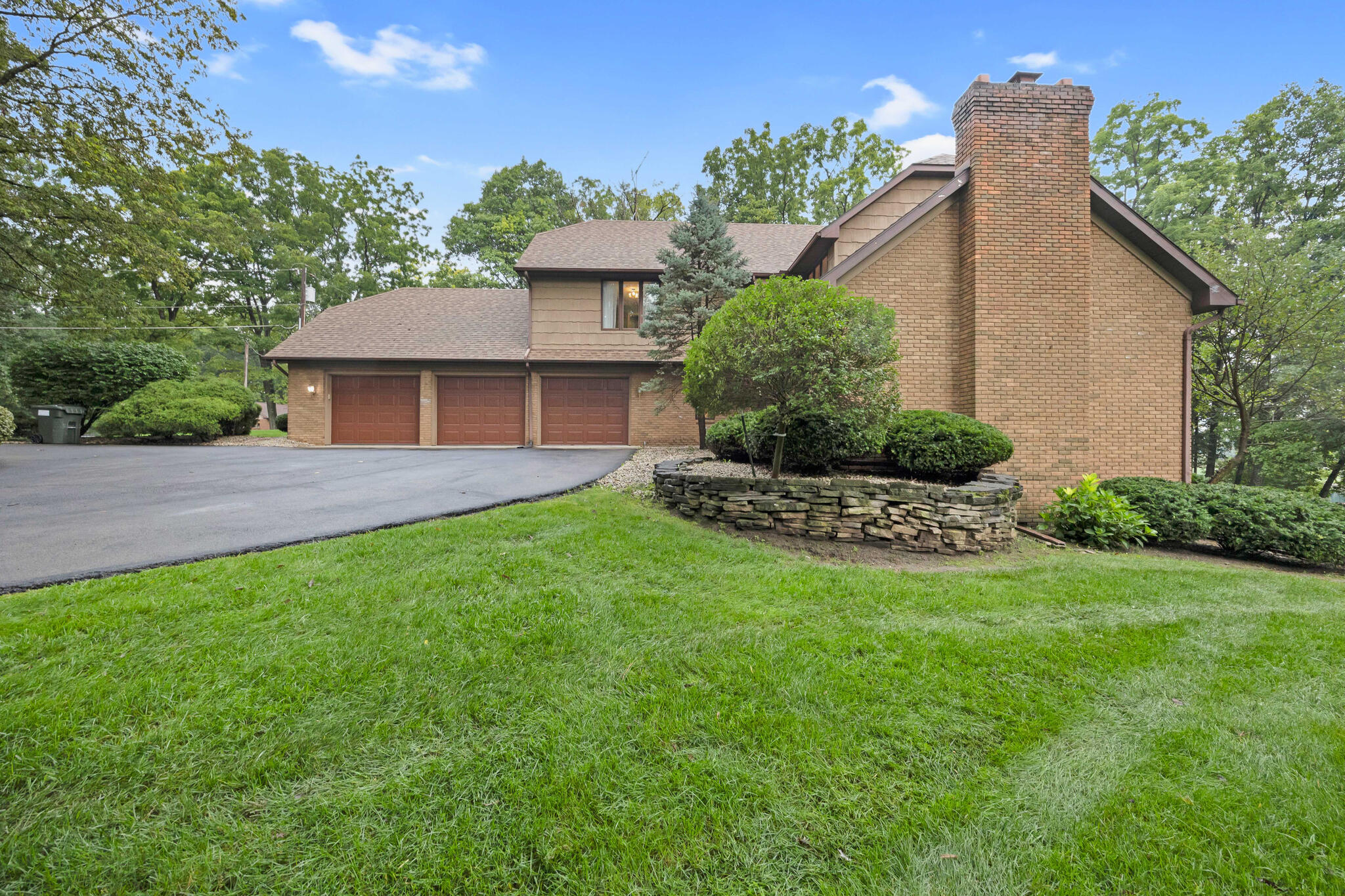 100 Tanglewood, West Liberty, Ohio 43357