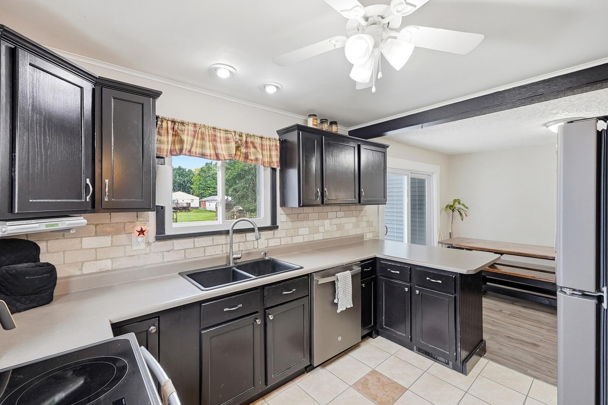 39 Oaksmere, Springfield, Ohio 45503