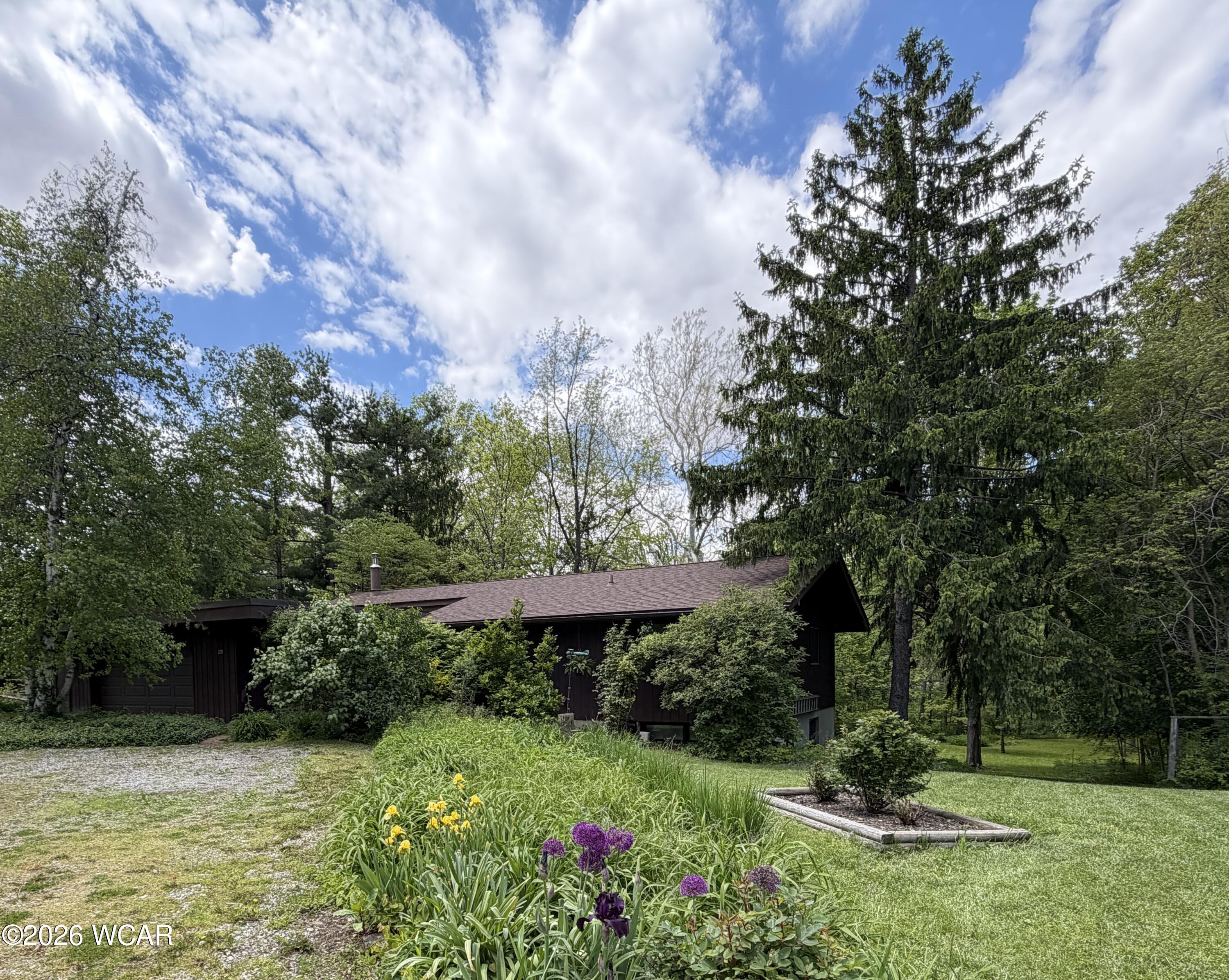 229 Brookwood Drive, Bluffton, Ohio