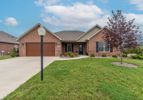 607 Bentley, Troy, Ohio 45373, 3 Bedrooms Bedrooms, ,2 BathroomsBathrooms,Residential,For Sale,Bentley,1047736
