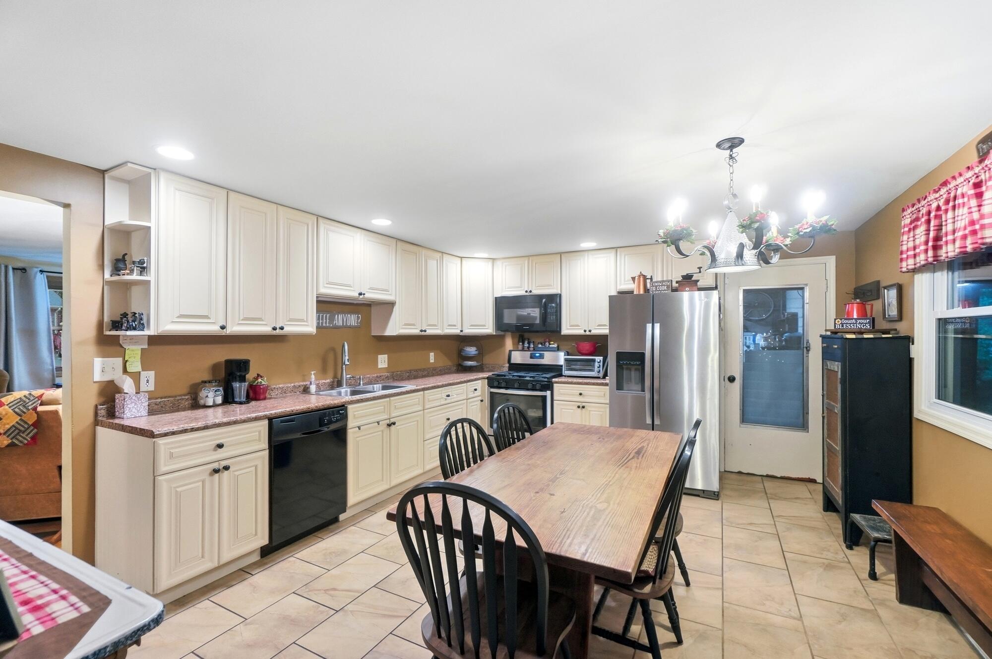 4225 Tacoma, Springfield, Ohio 45503