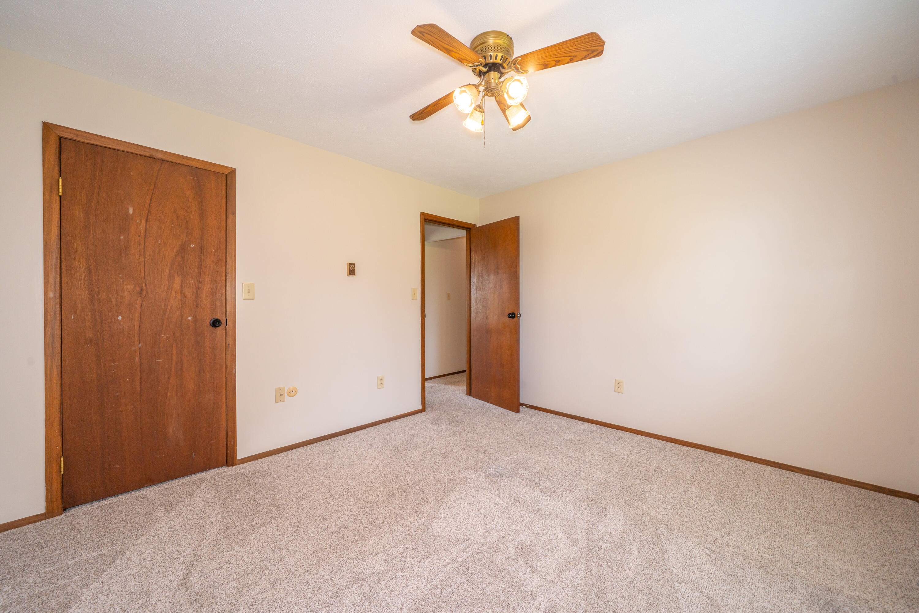 9901 Ballentine, New Carlisle, Ohio 45344