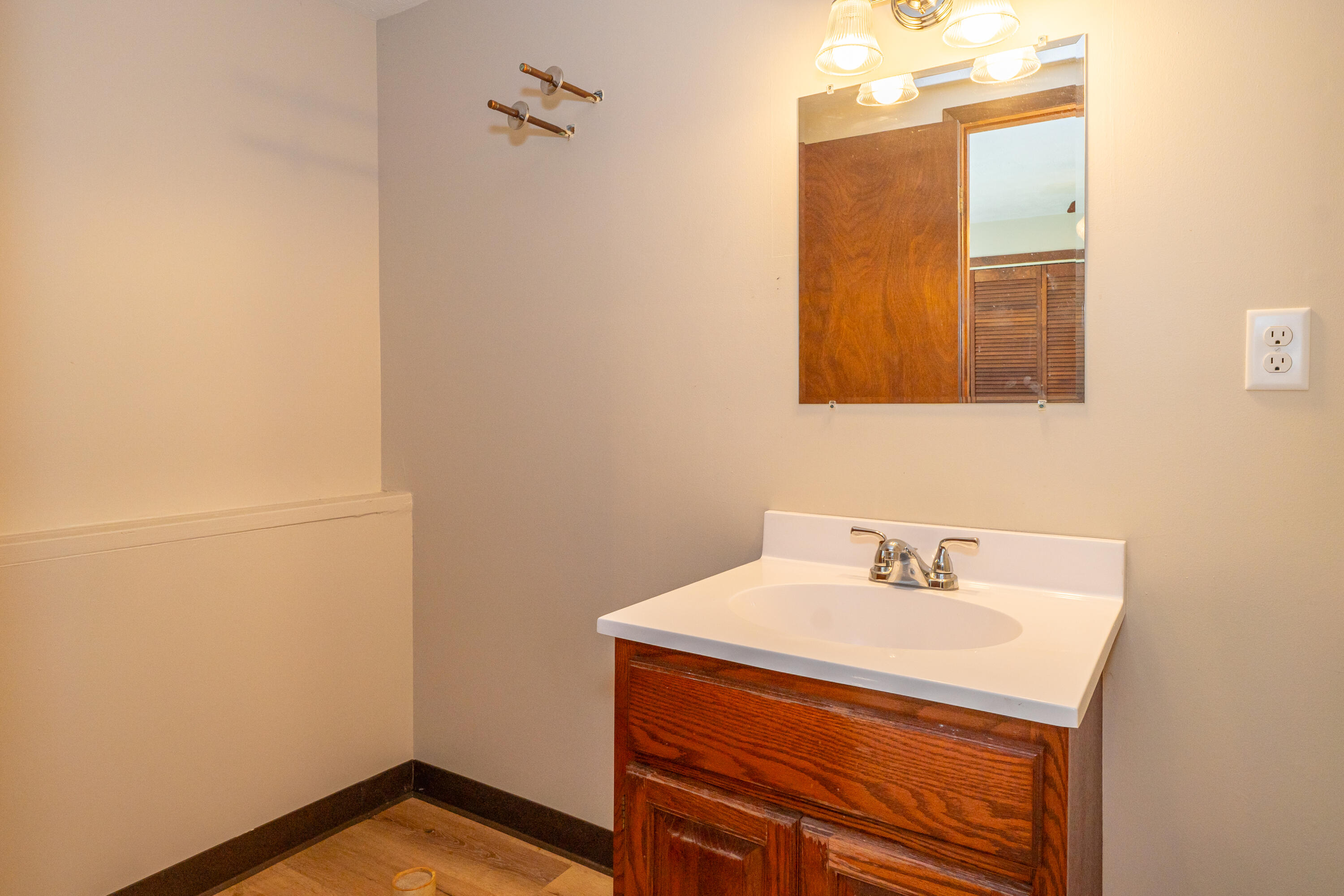 9901 Ballentine, New Carlisle, Ohio 45344