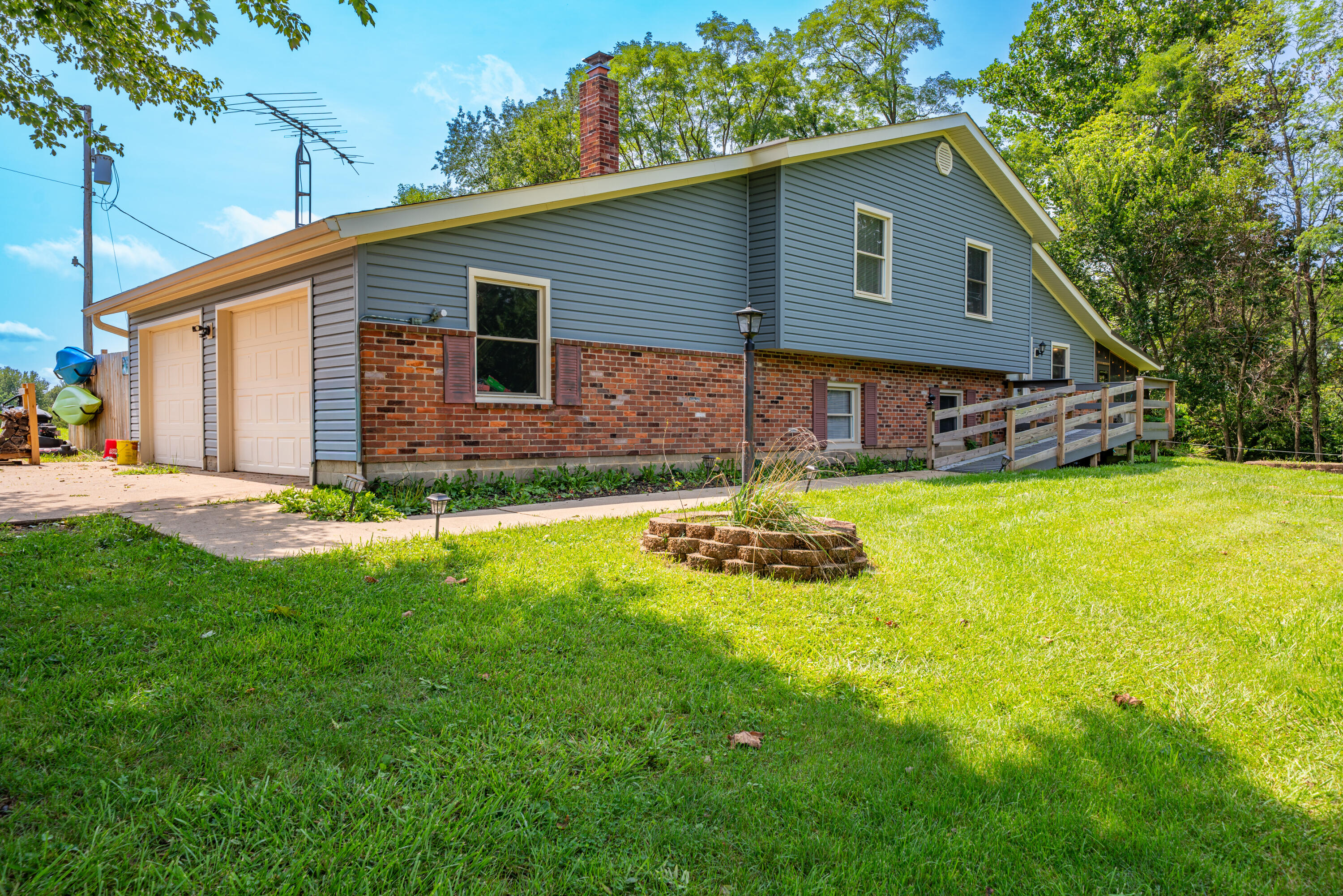 9901 Ballentine, New Carlisle, Ohio 45344