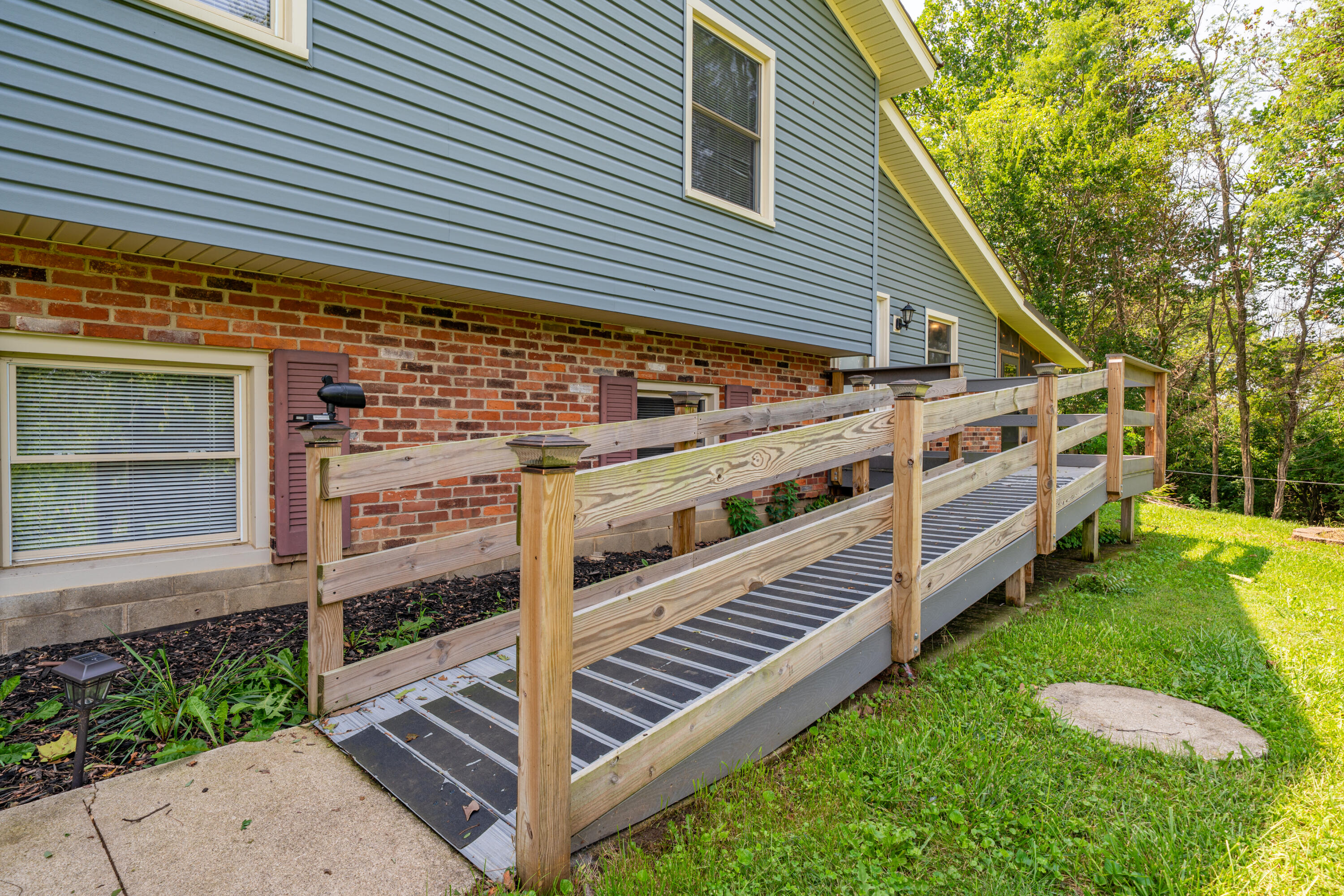 9901 Ballentine, New Carlisle, Ohio 45344