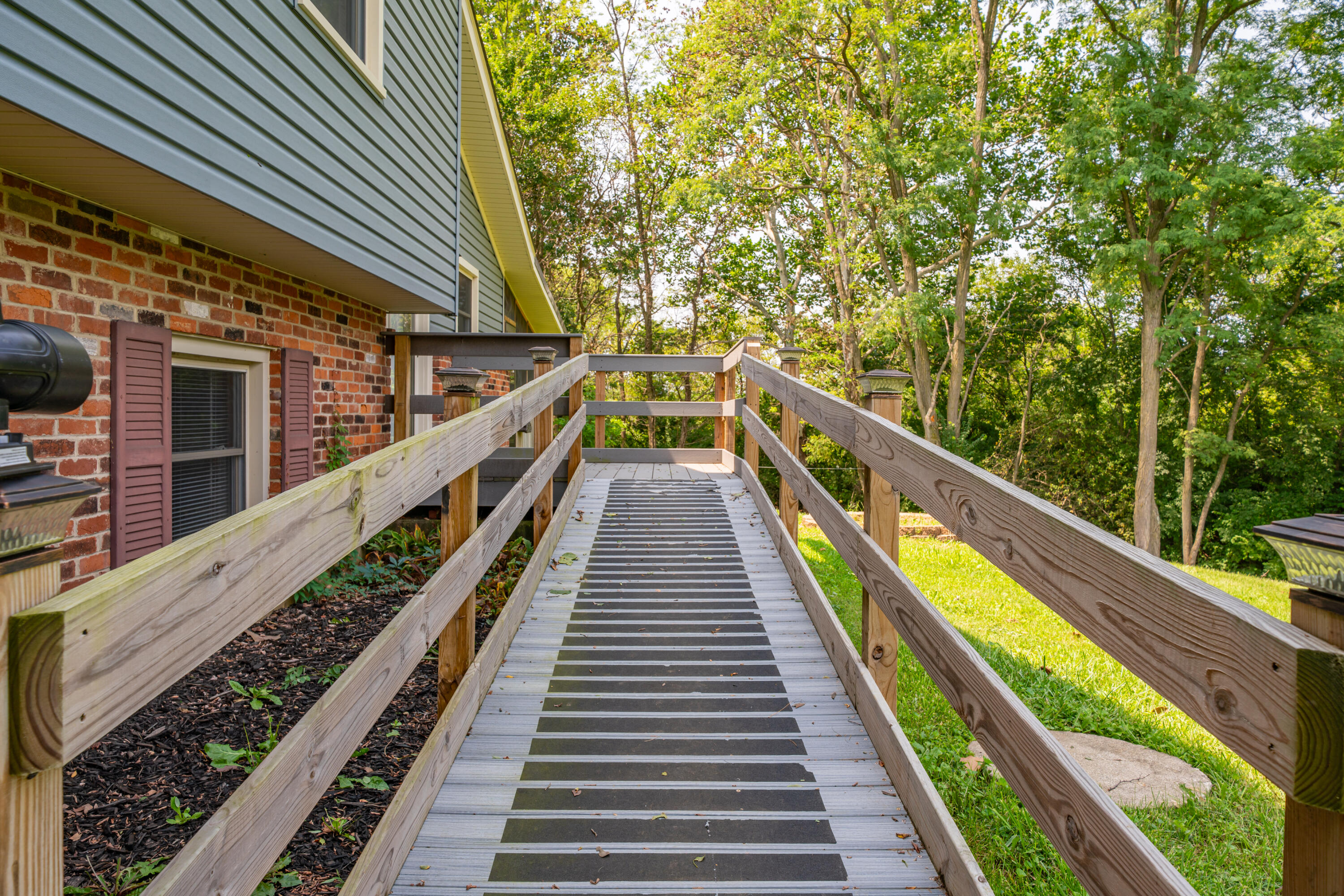9901 Ballentine, New Carlisle, Ohio 45344