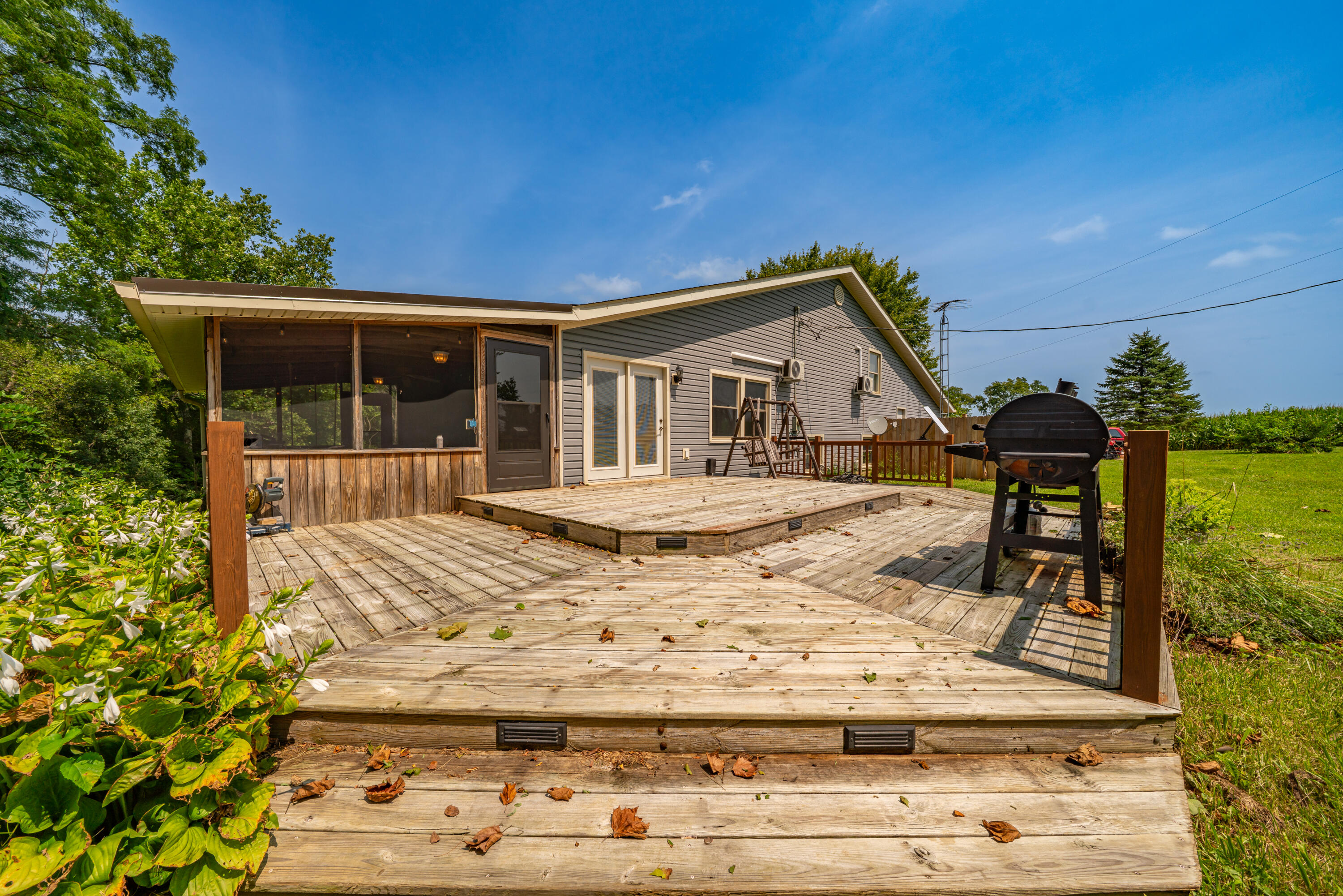 9901 Ballentine, New Carlisle, Ohio 45344