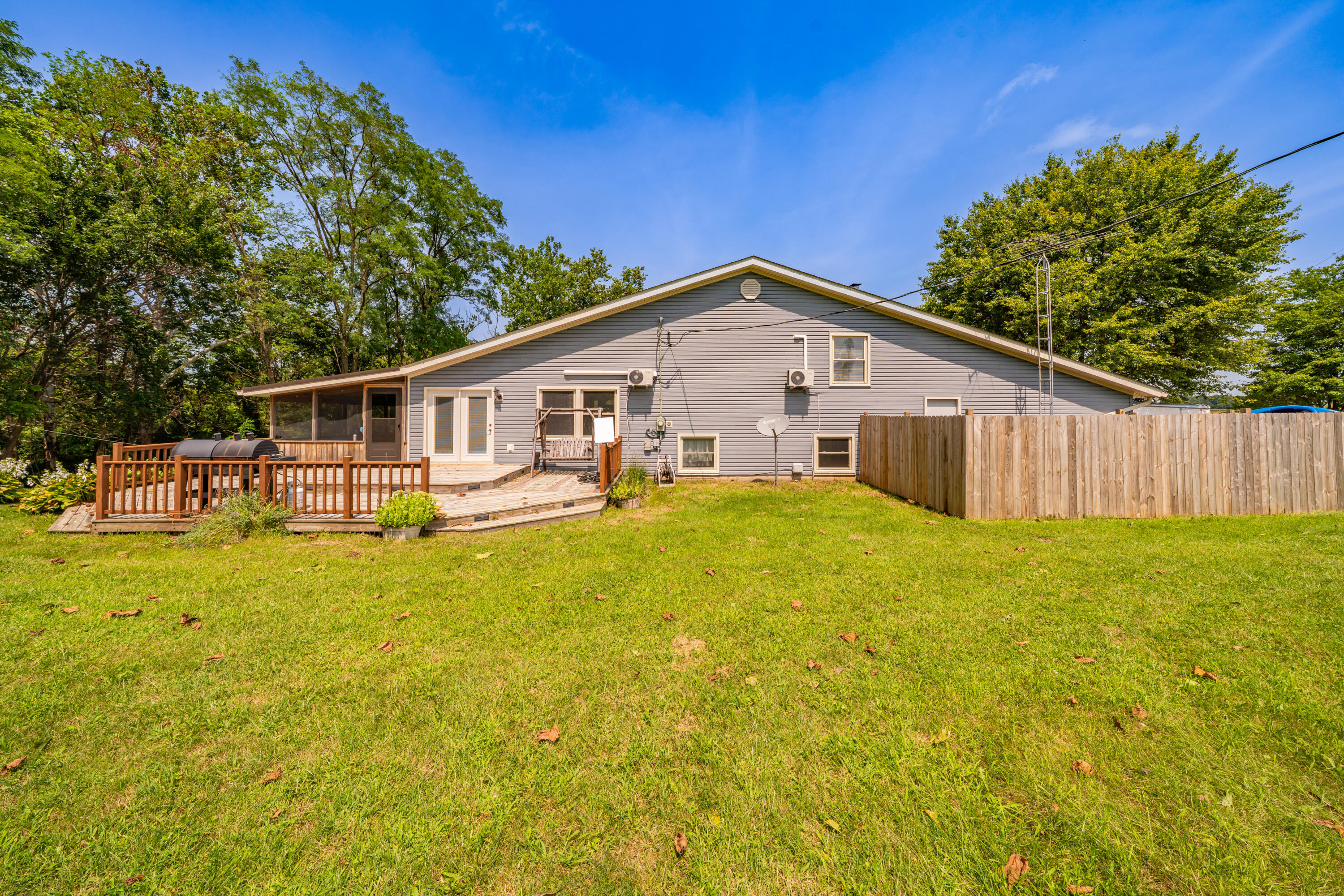 9901 Ballentine, New Carlisle, Ohio 45344