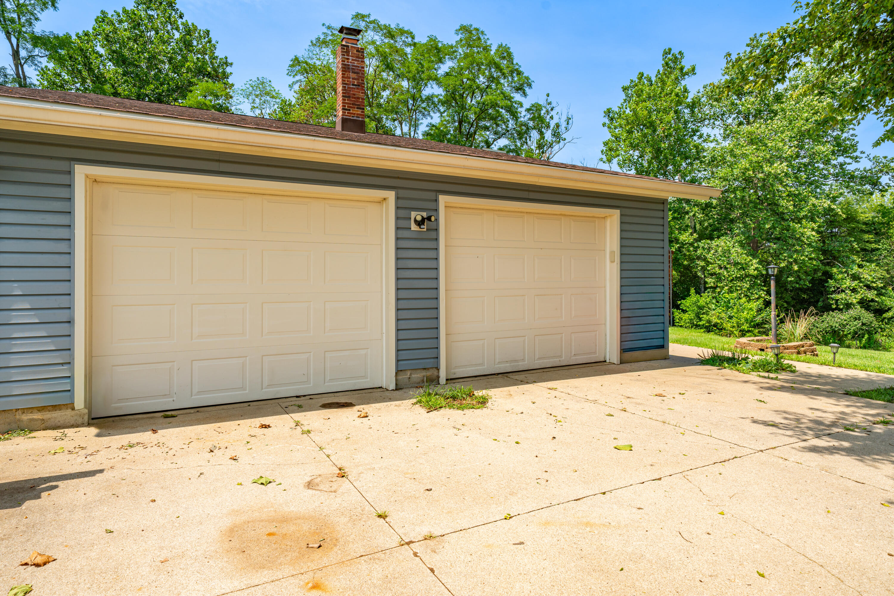 9901 Ballentine, New Carlisle, Ohio 45344