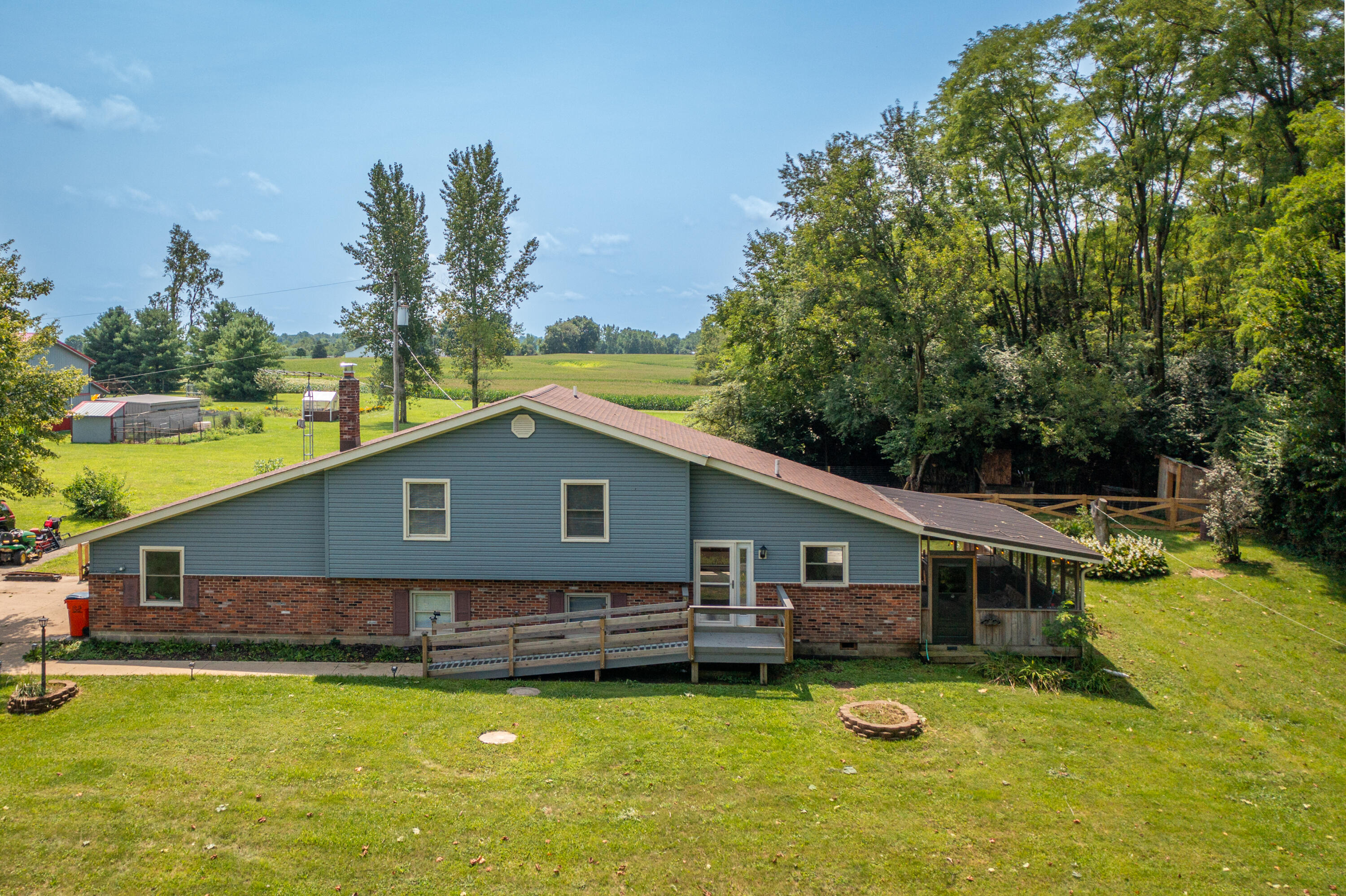 9901 Ballentine, New Carlisle, Ohio 45344