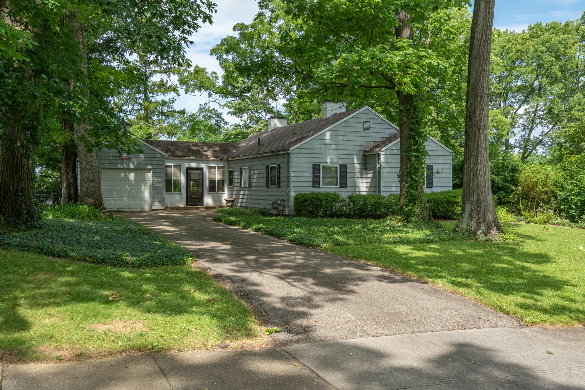 1971 Oak Knoll, Springfield, Ohio 45504