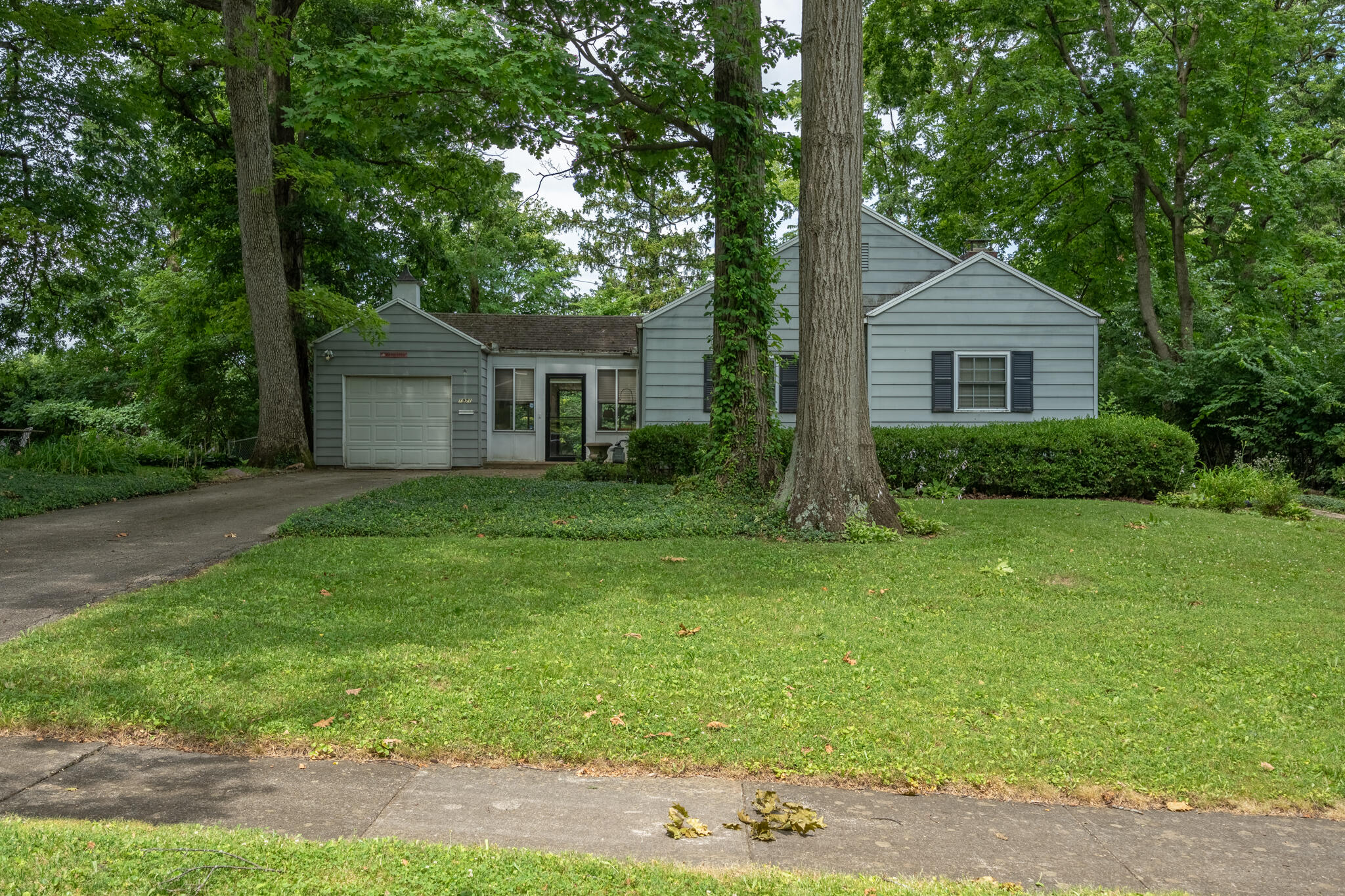 1971 Oak Knoll, Springfield, Ohio 45504