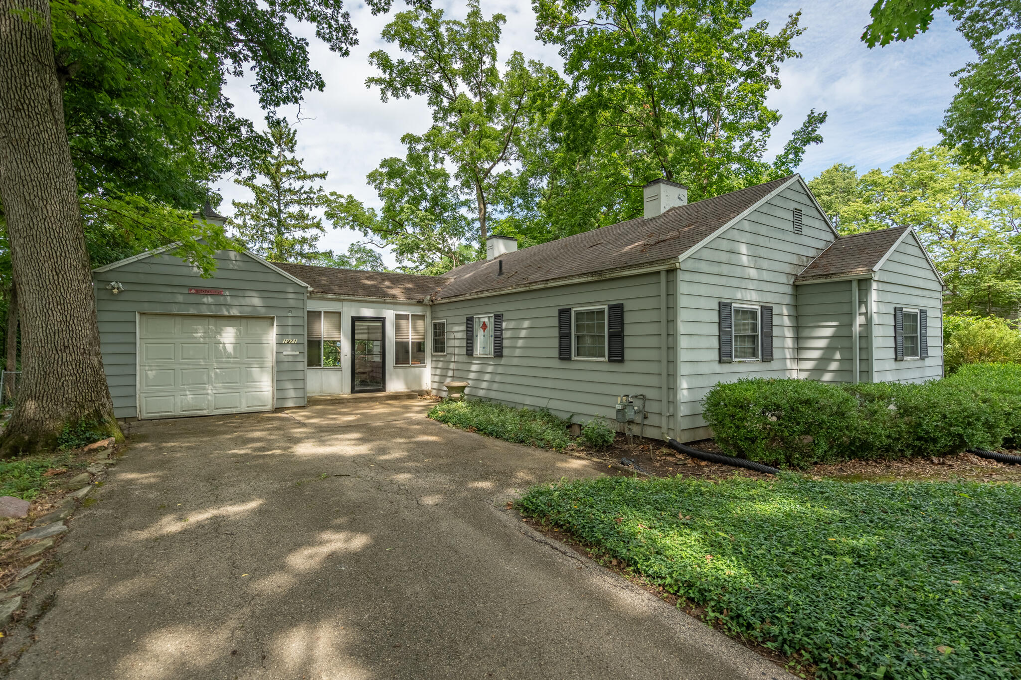 1971 Oak Knoll, Springfield, Ohio 45504