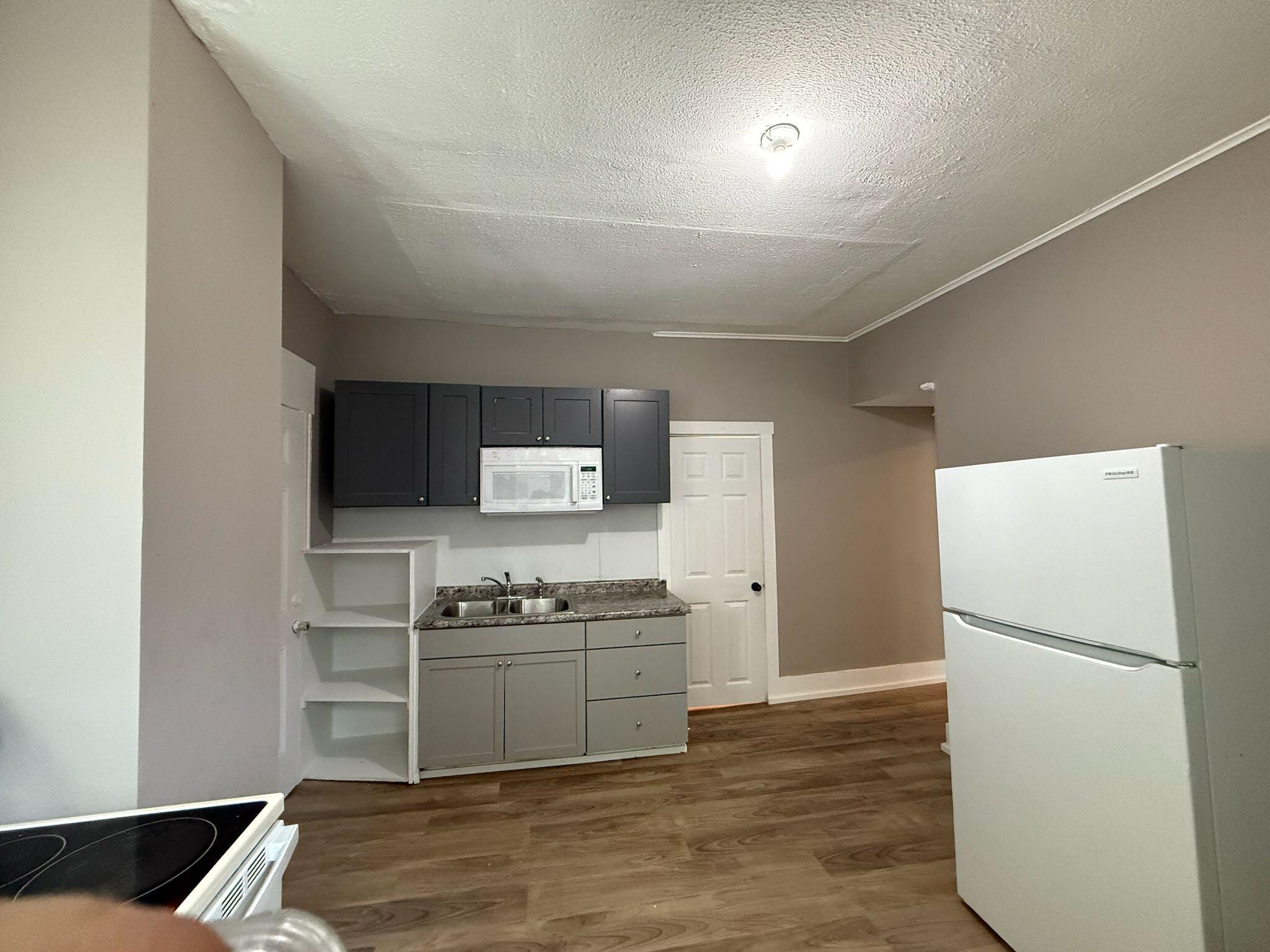 37 Cassilly, Springfield, Ohio 45504