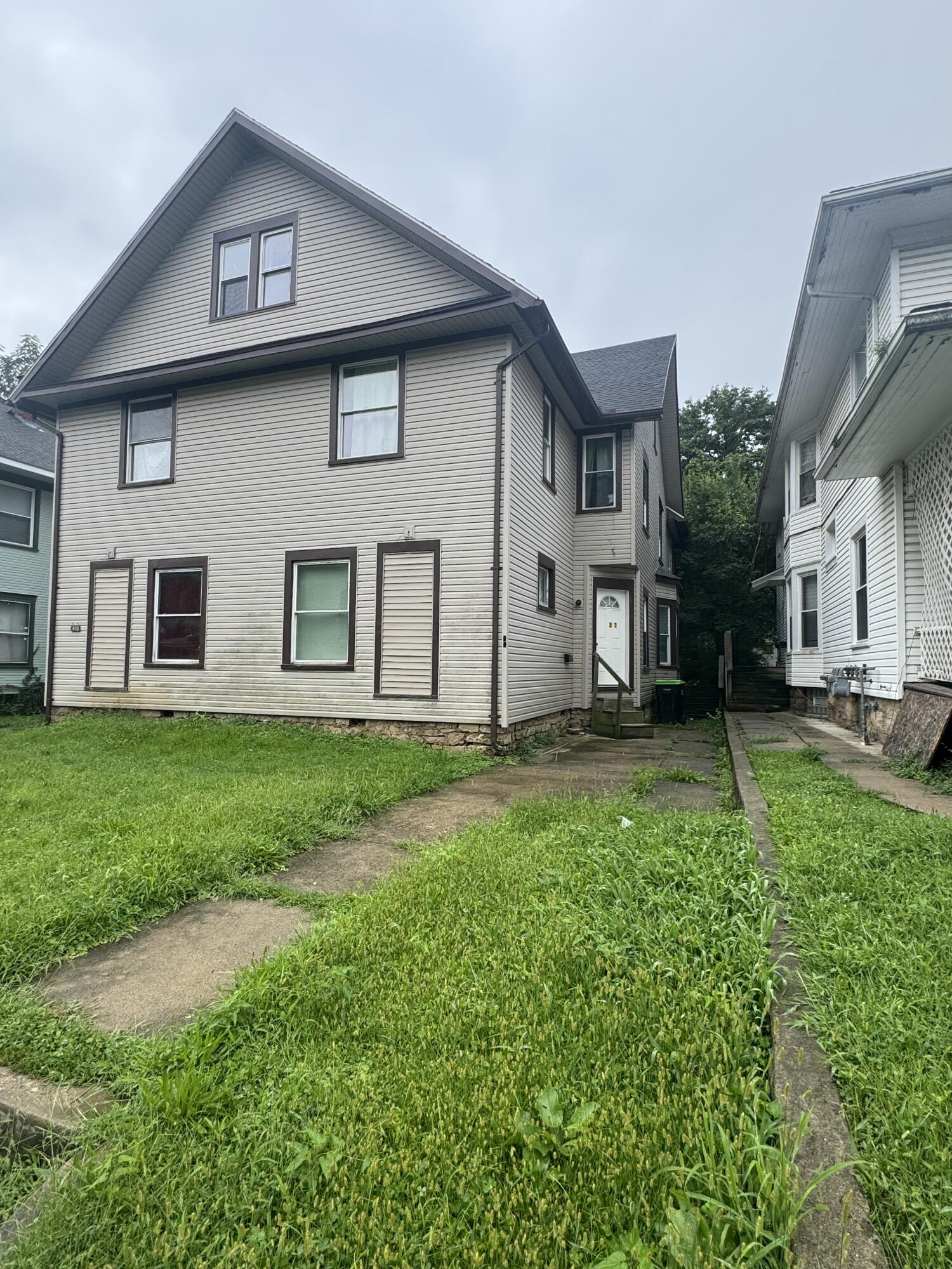 37 Cassilly, Springfield, Ohio 45504